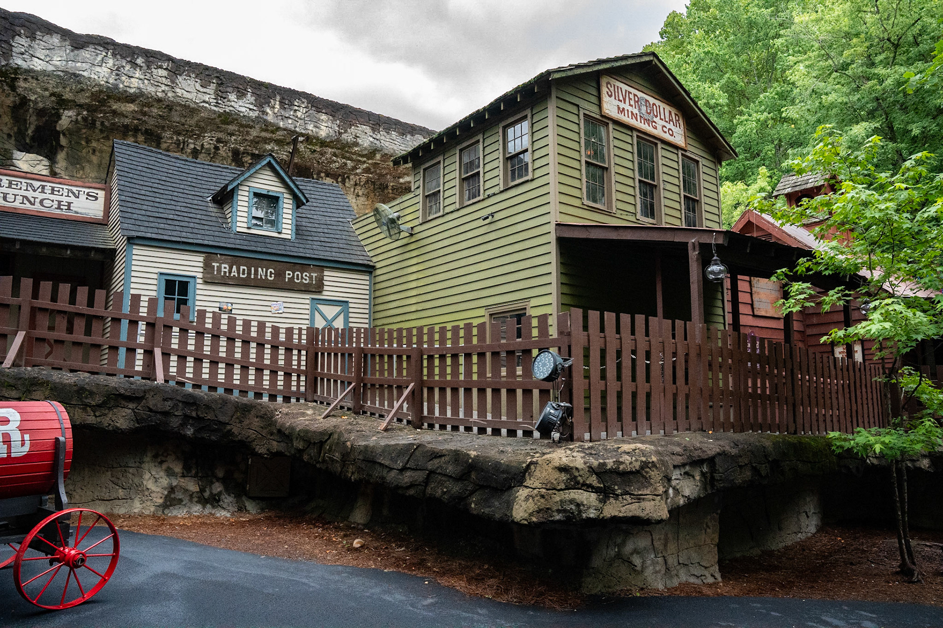 Photo by Jon Roost (www.jonroostphotos.com)