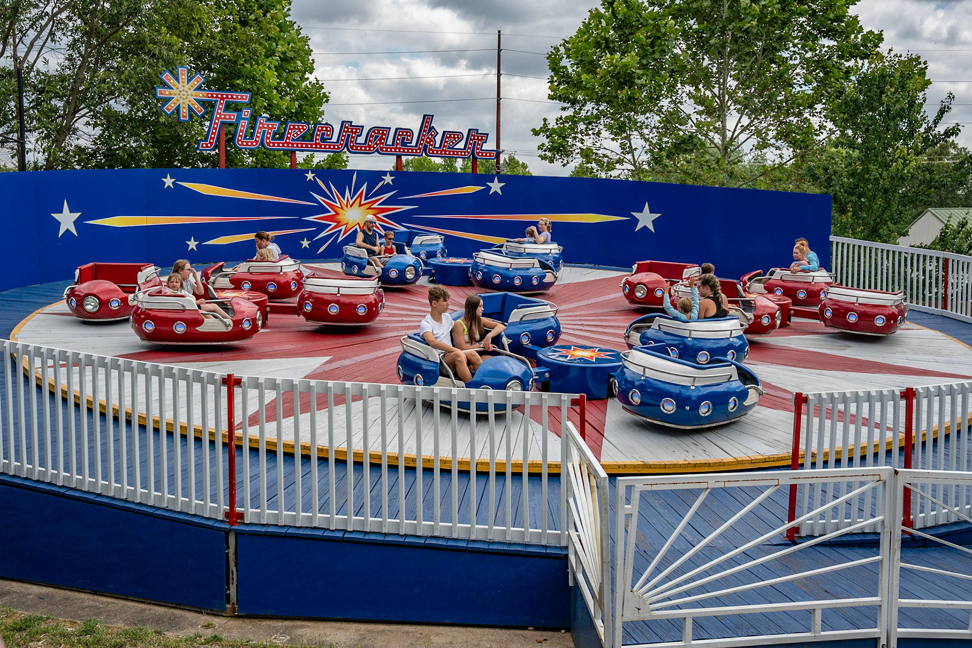 Photo by Jon Roost (www.jonroostphotos.com)