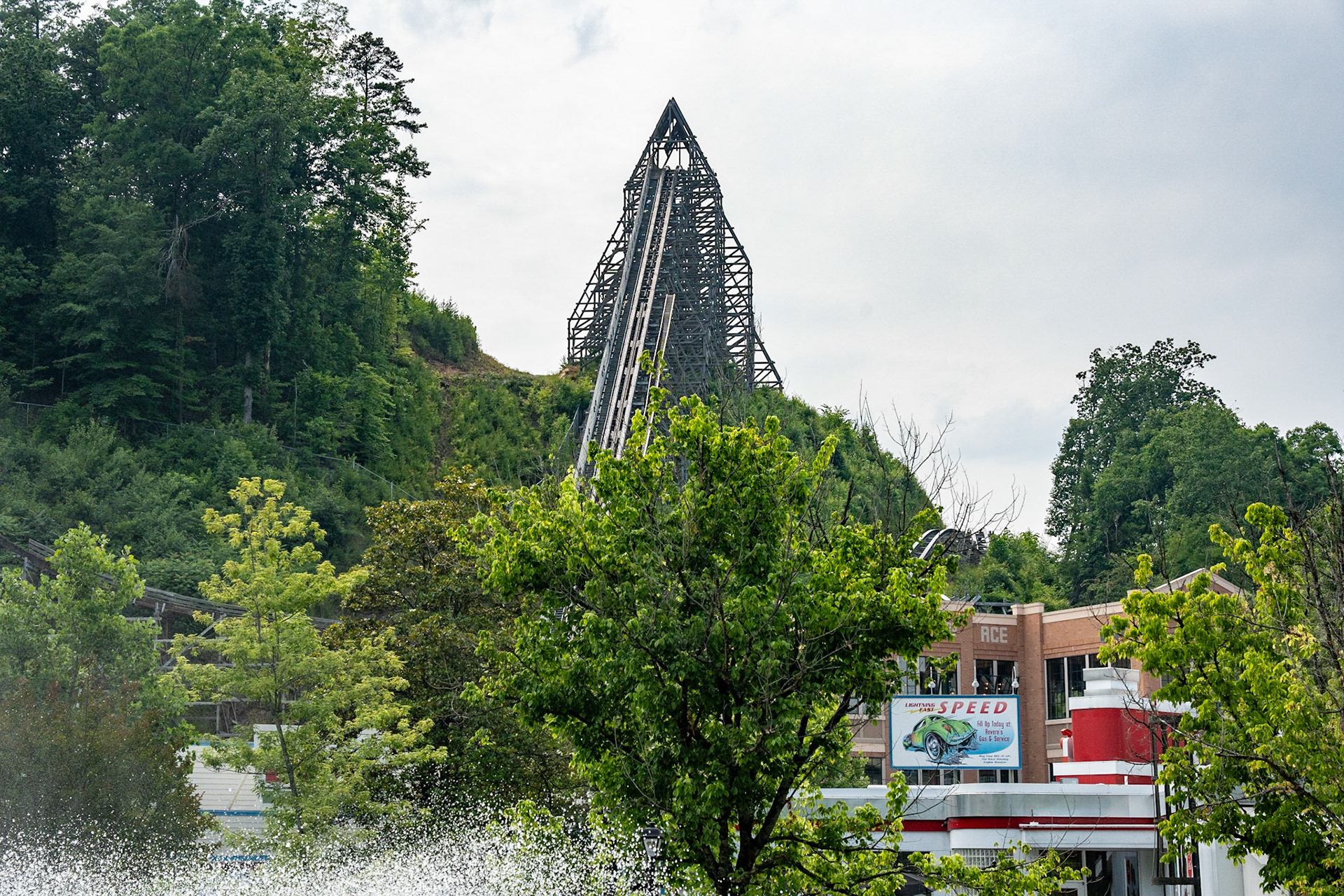 Photo by Jon Roost (www.jonroostphotos.com)