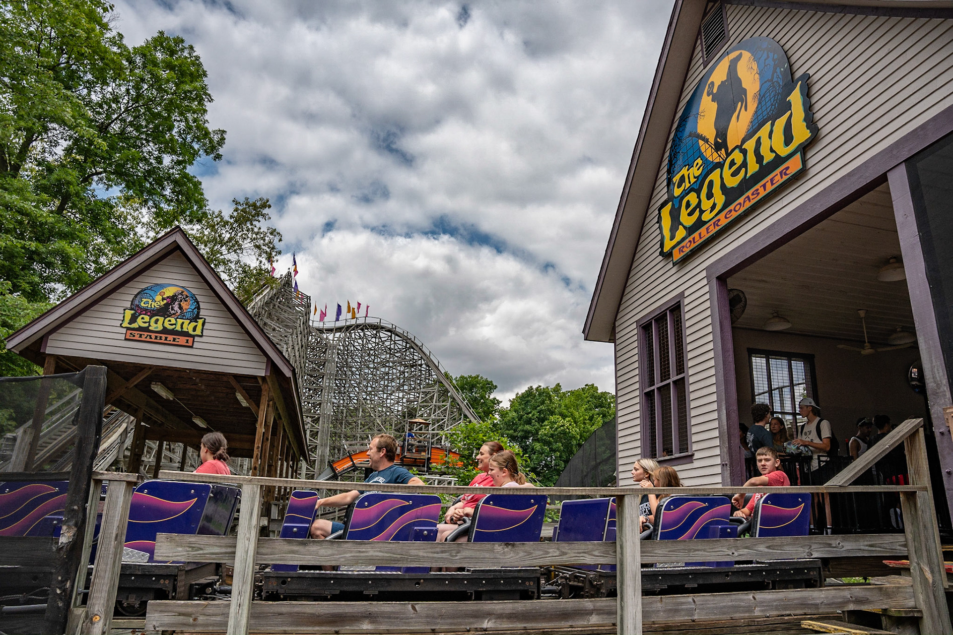 Photo by Jon Roost (www.jonroostphotos.com)