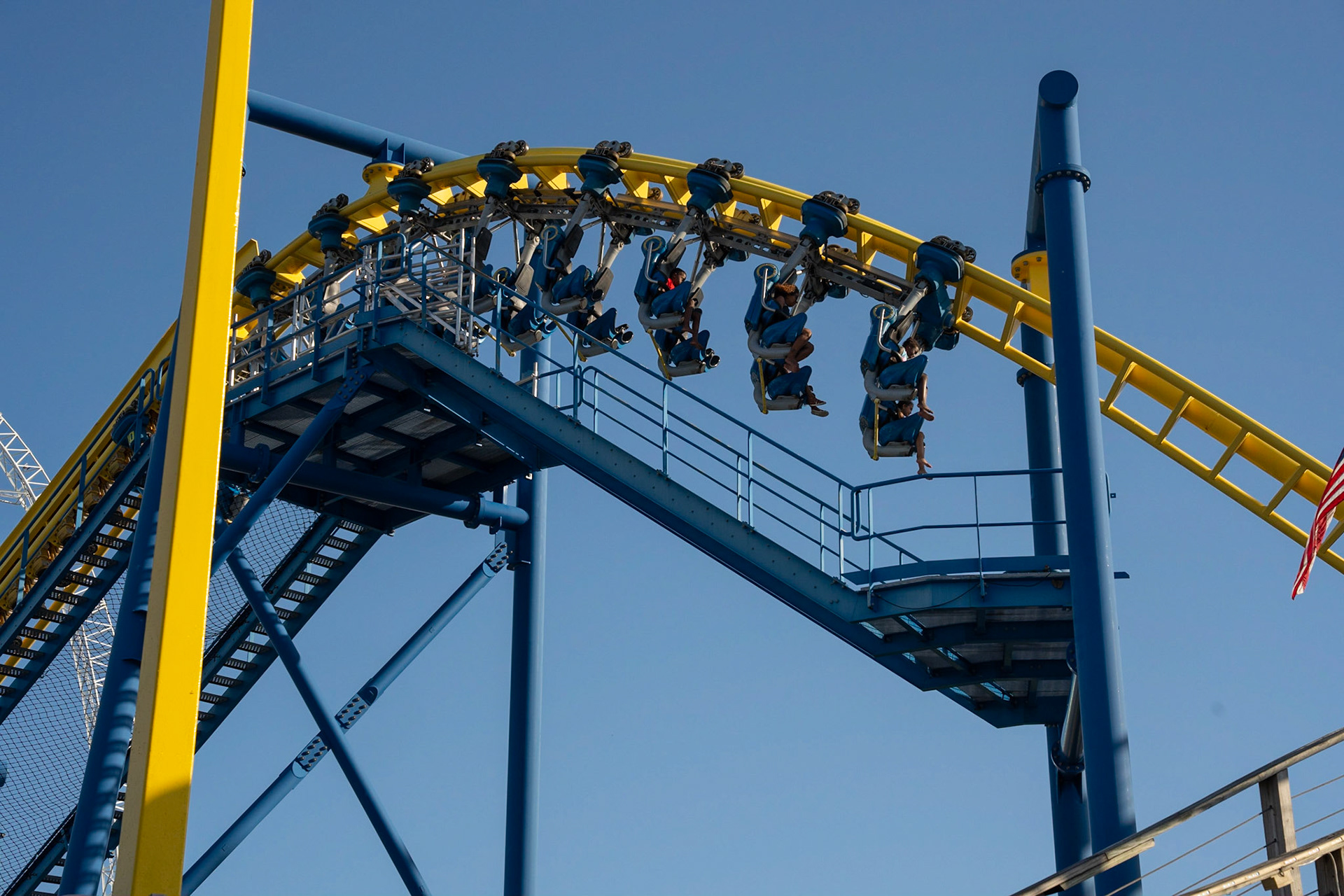 Photo by Jon Roost (www.jonroostphotos.com)