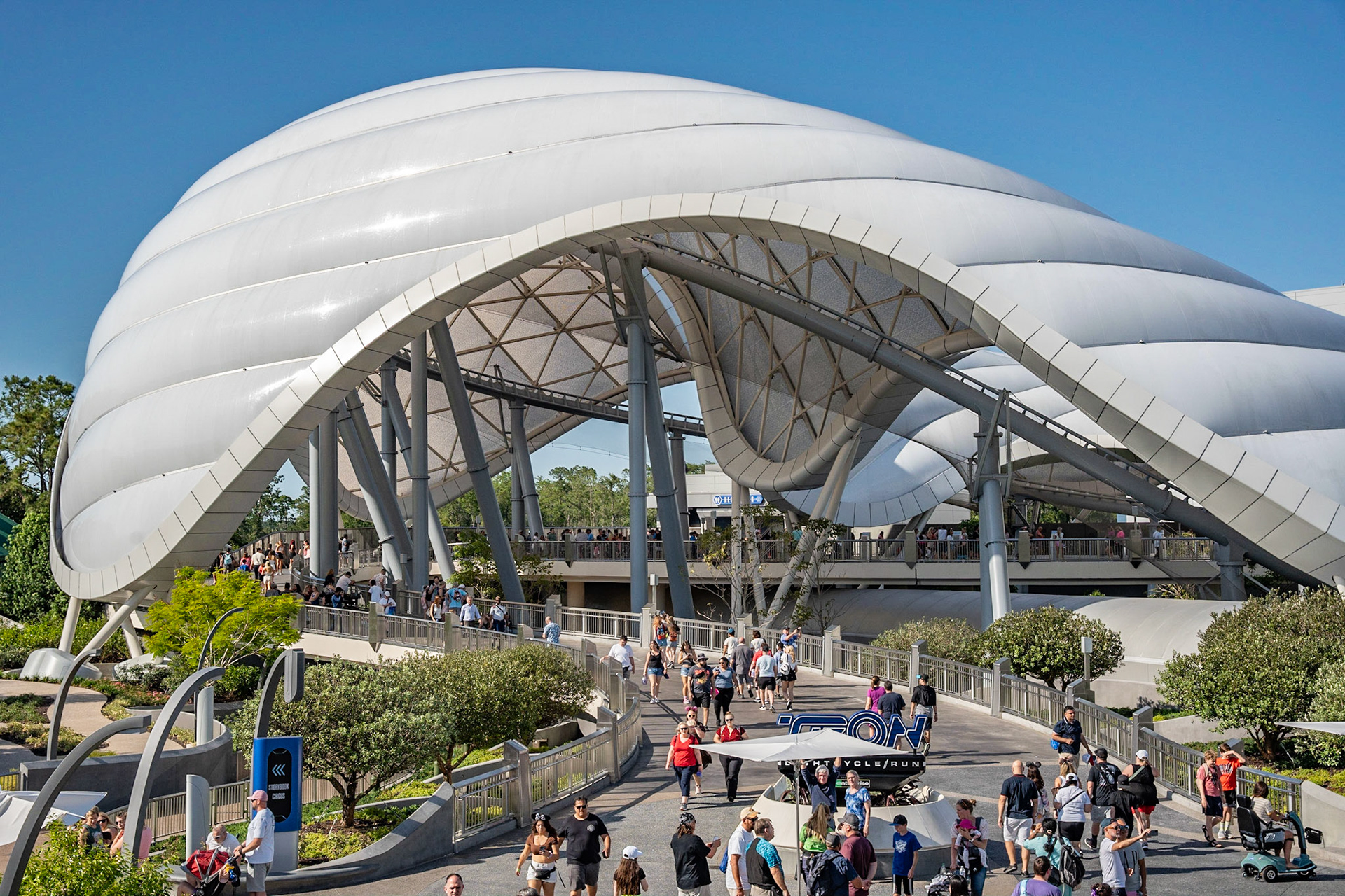 Photo by Jon Roost (www.jonroostphotos.com)