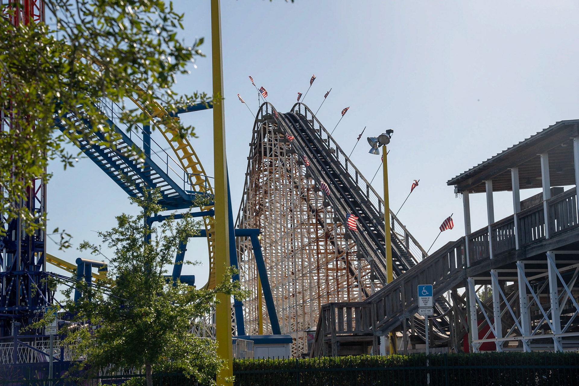 Photo by Jon Roost (www.jonroostphotos.com)