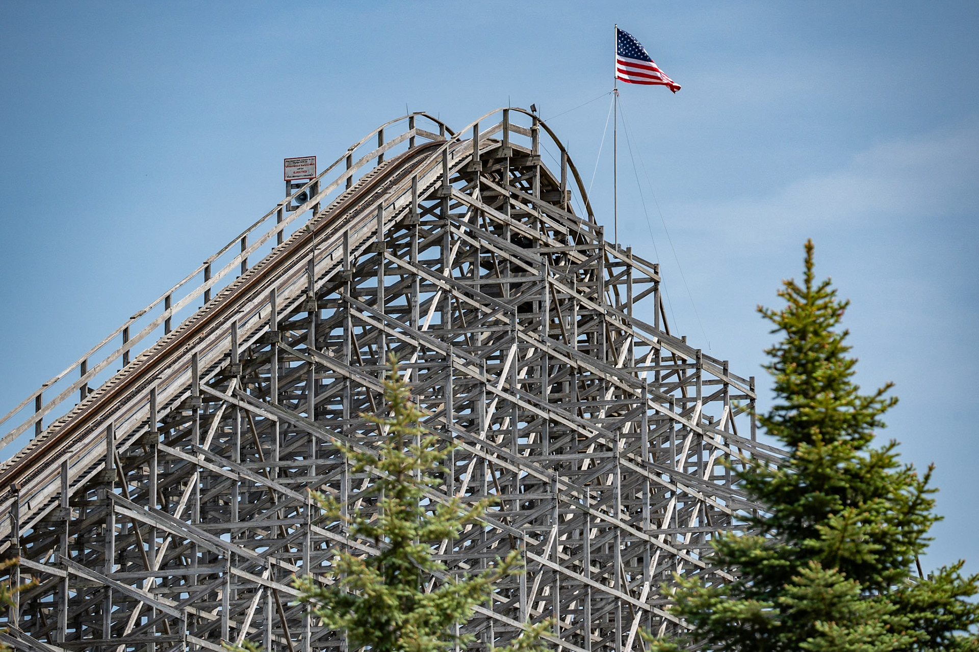 Photo by Jon Roost (www.jonroostphotos.com)