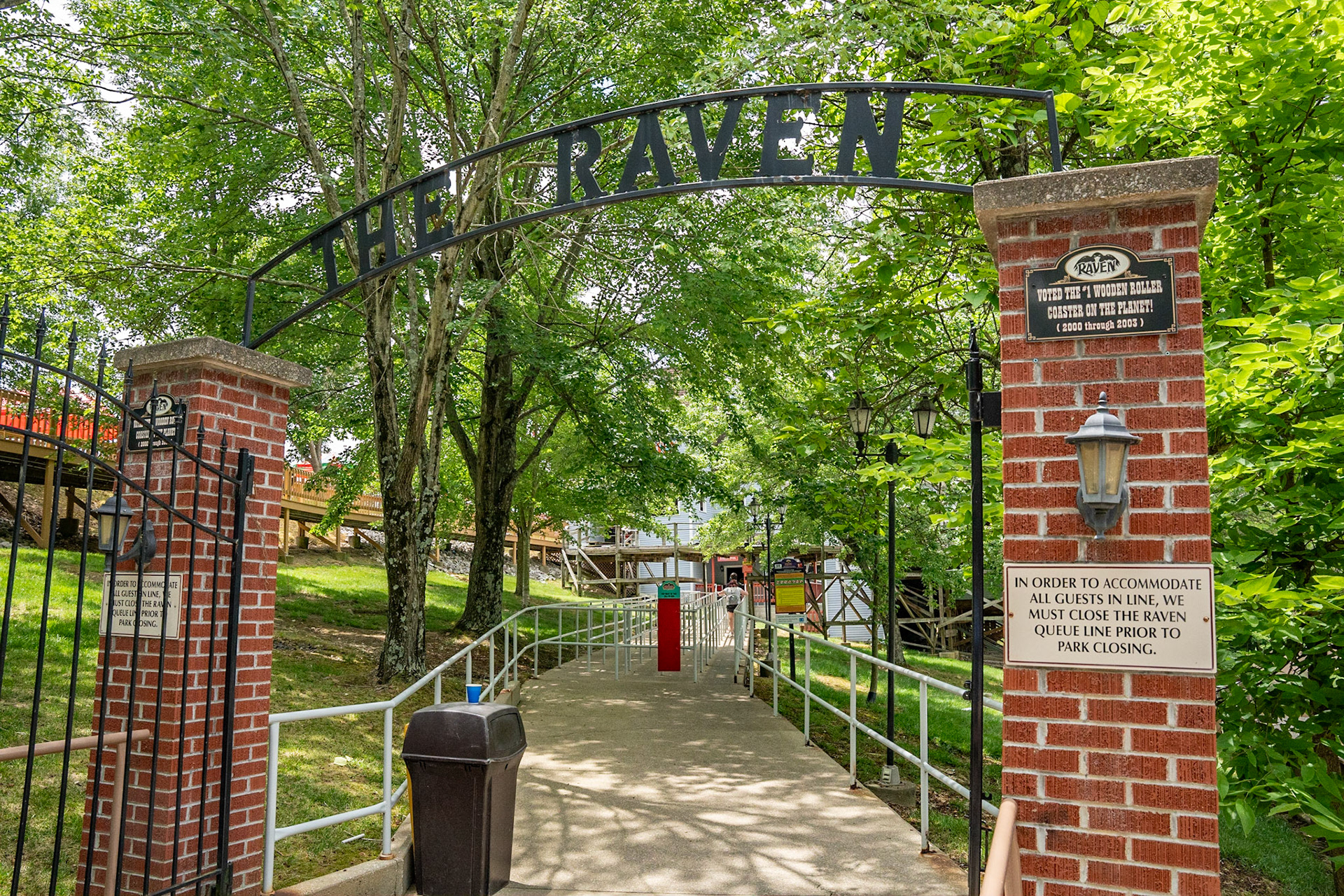 Photo by Jon Roost (www.jonroostphotos.com)