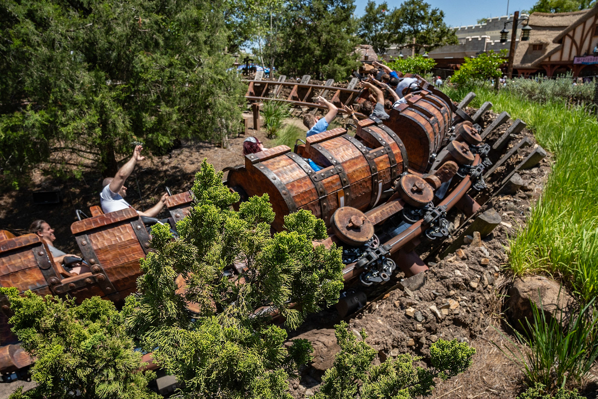 Photo by Jon Roost (www.jonroostphotos.com)