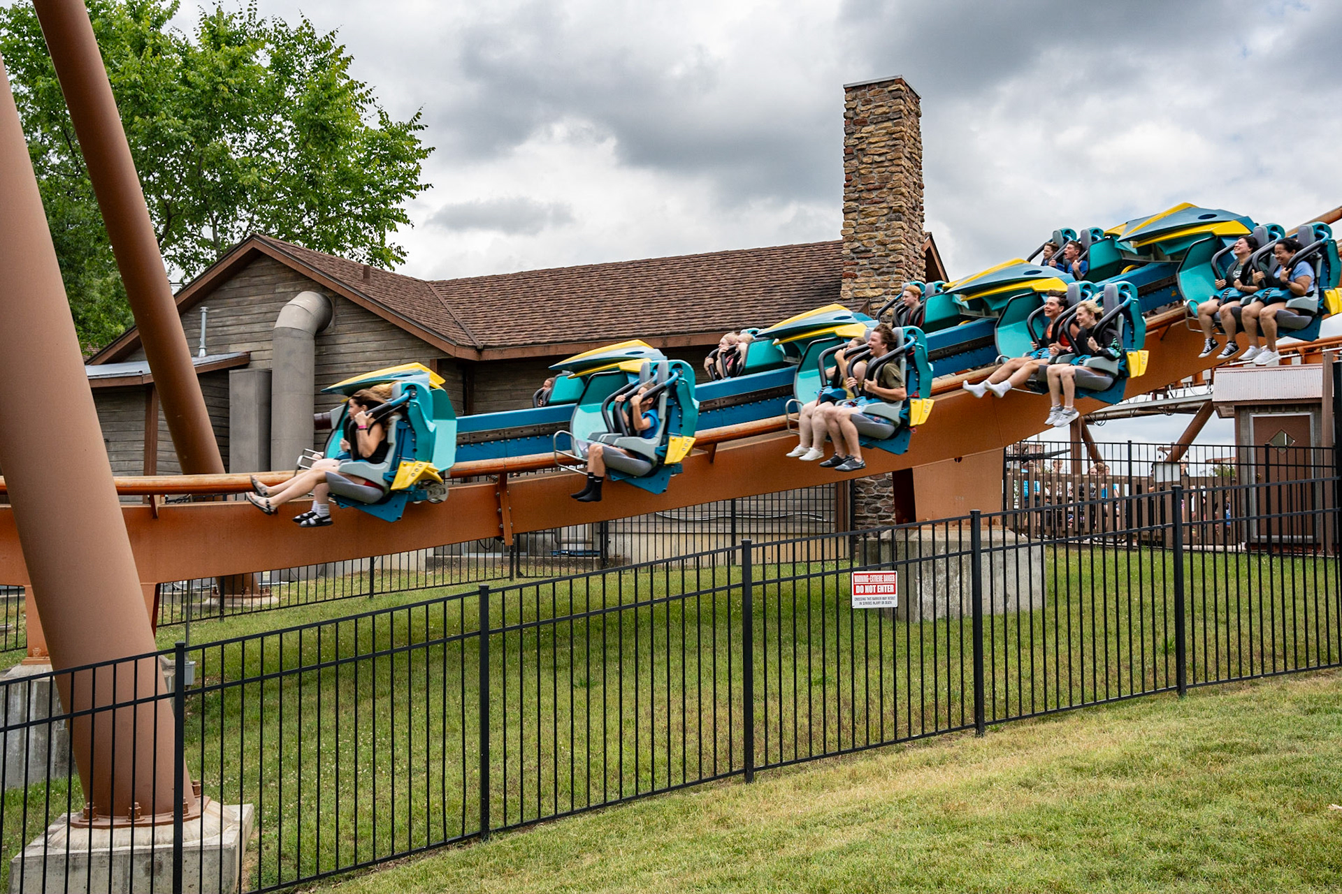 Photo by Jon Roost (www.jonroostphotos.com)