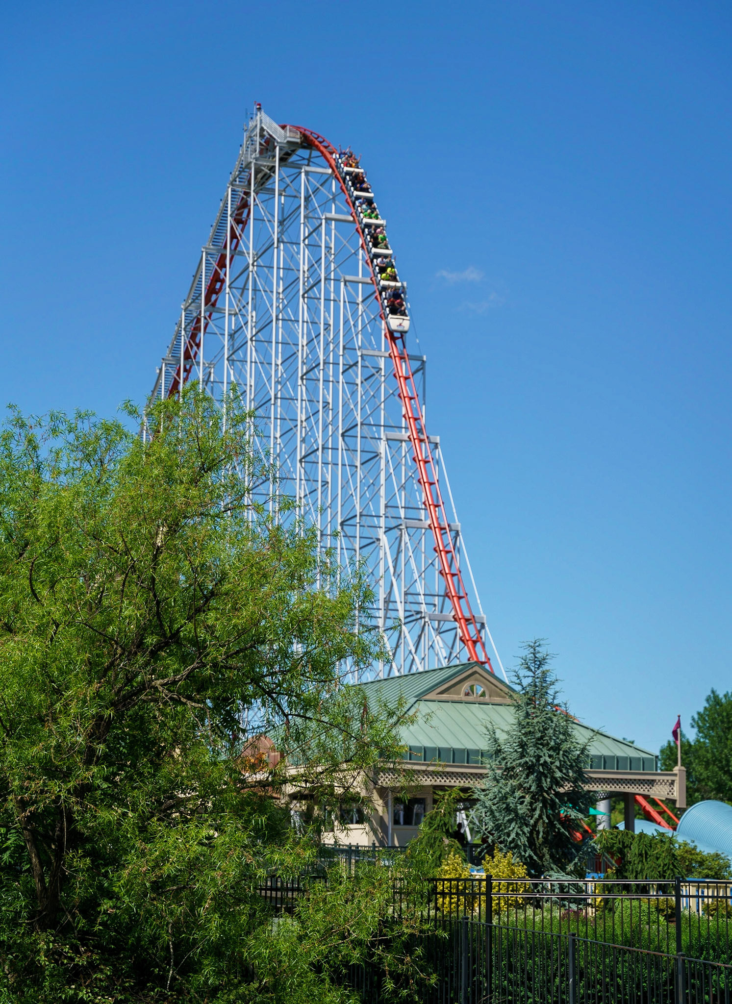 Photo by Jon Roost (www.jonroostphotos.com)