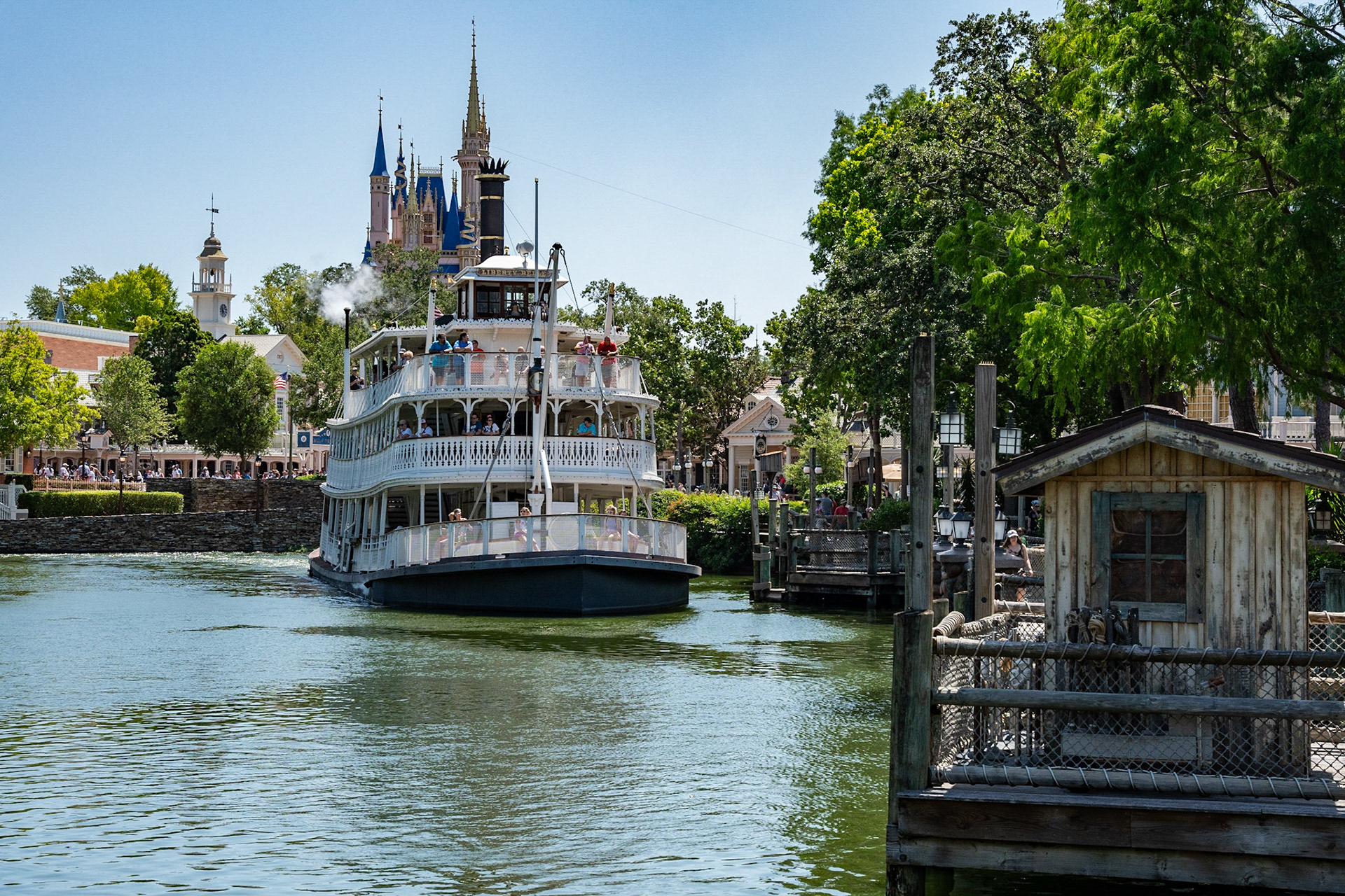 Photo by Jon Roost (www.jonroostphotos.com)