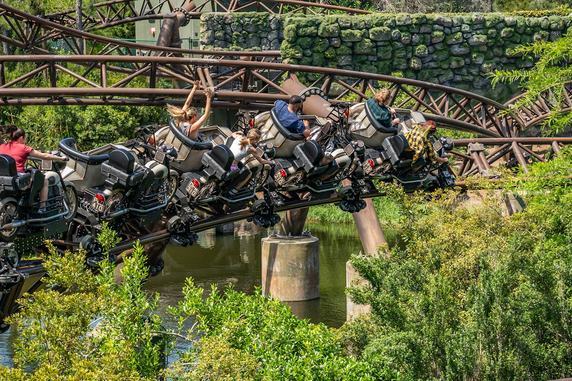 Photo by Jon Roost (www.jonroostphotos.com)