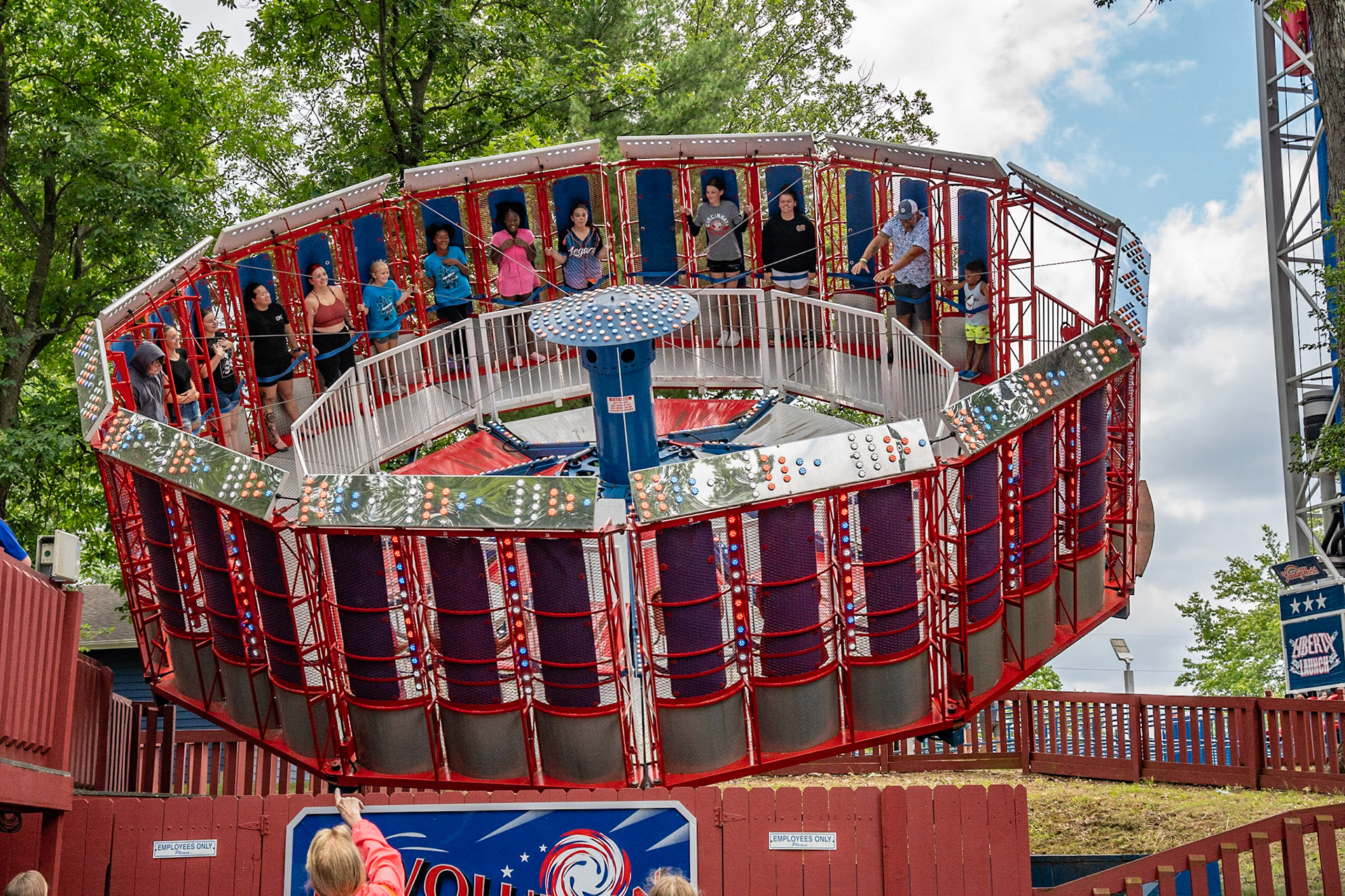 Photo by Jon Roost (www.jonroostphotos.com)