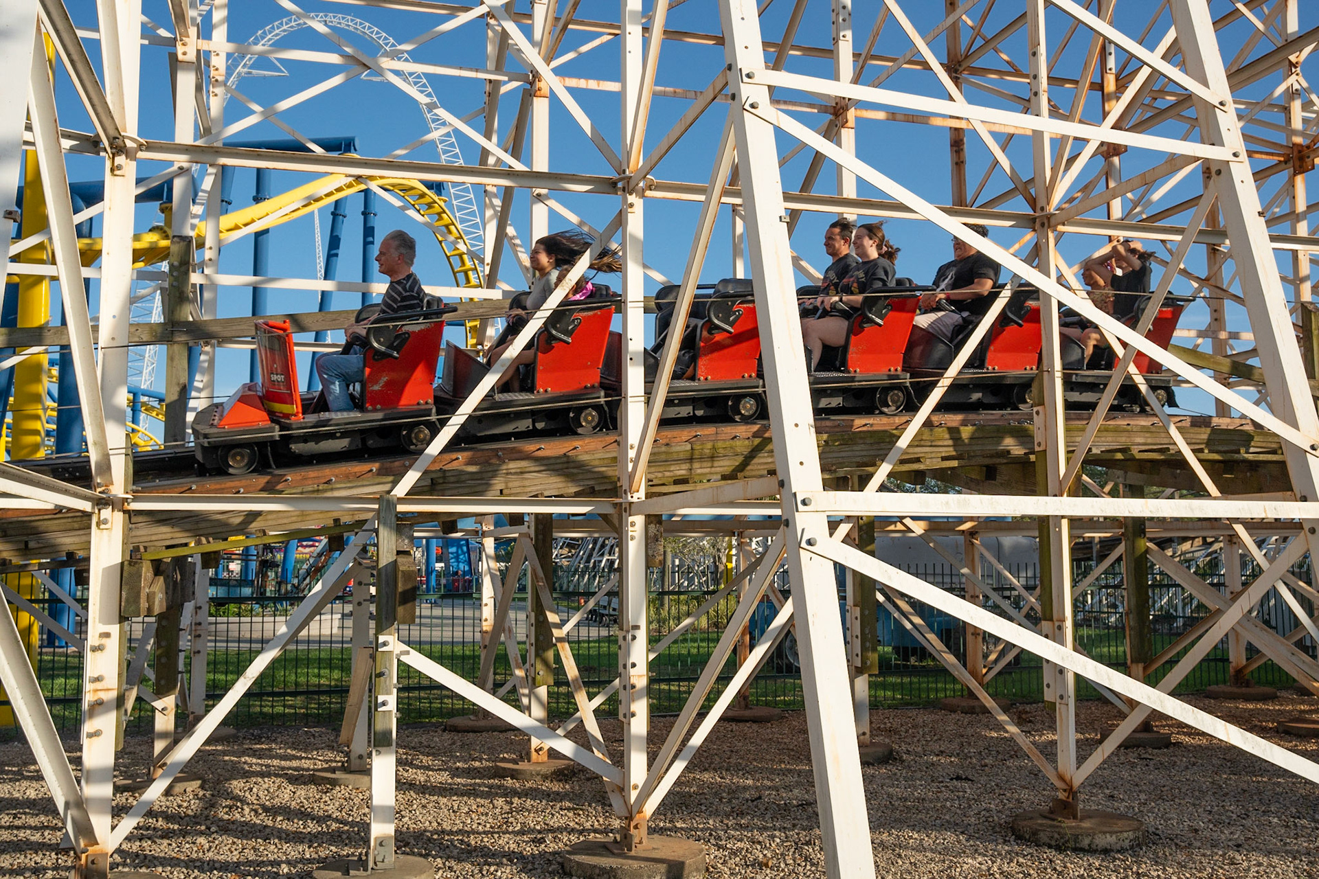 Photo by Jon Roost (www.jonroostphotos.com)