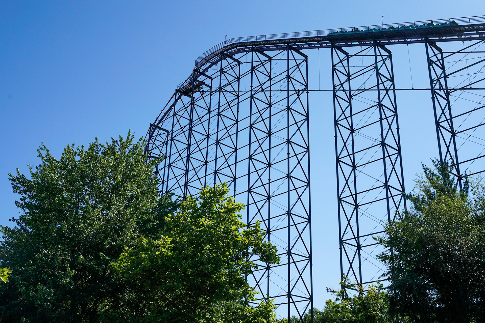 Photo by Jon Roost (www.jonroostphotos.com)