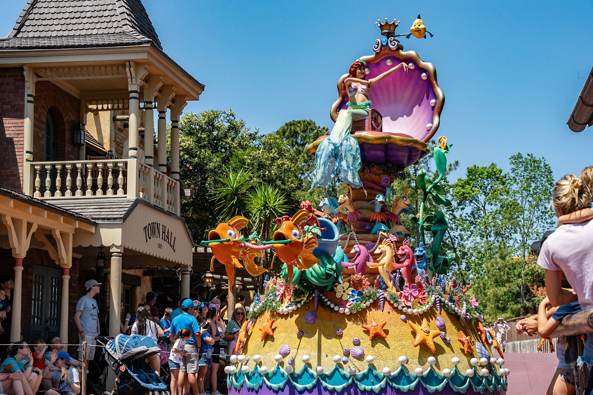 Photo by Jon Roost (www.jonroostphotos.com)