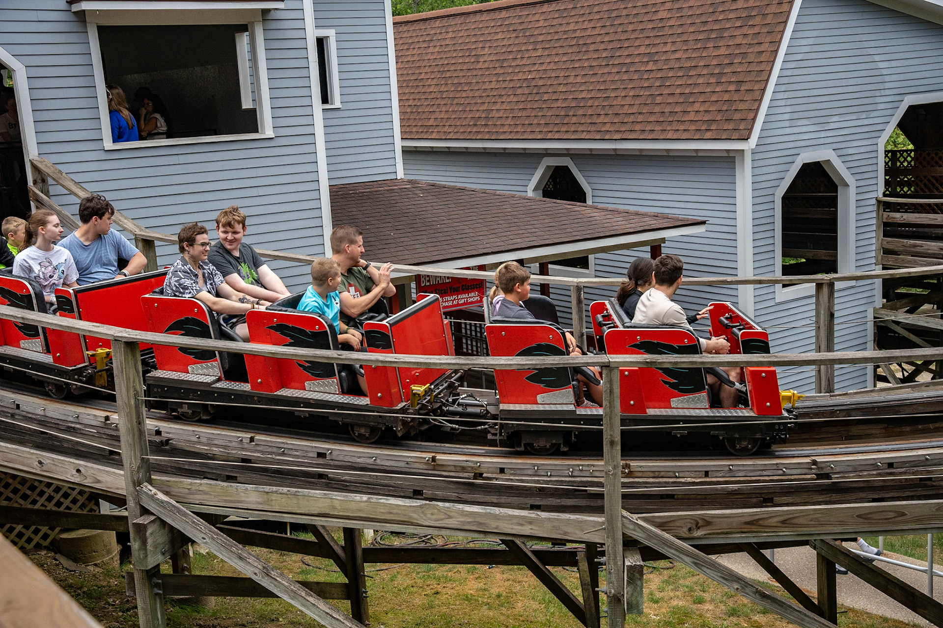 Photo by Jon Roost (www.jonroostphotos.com)