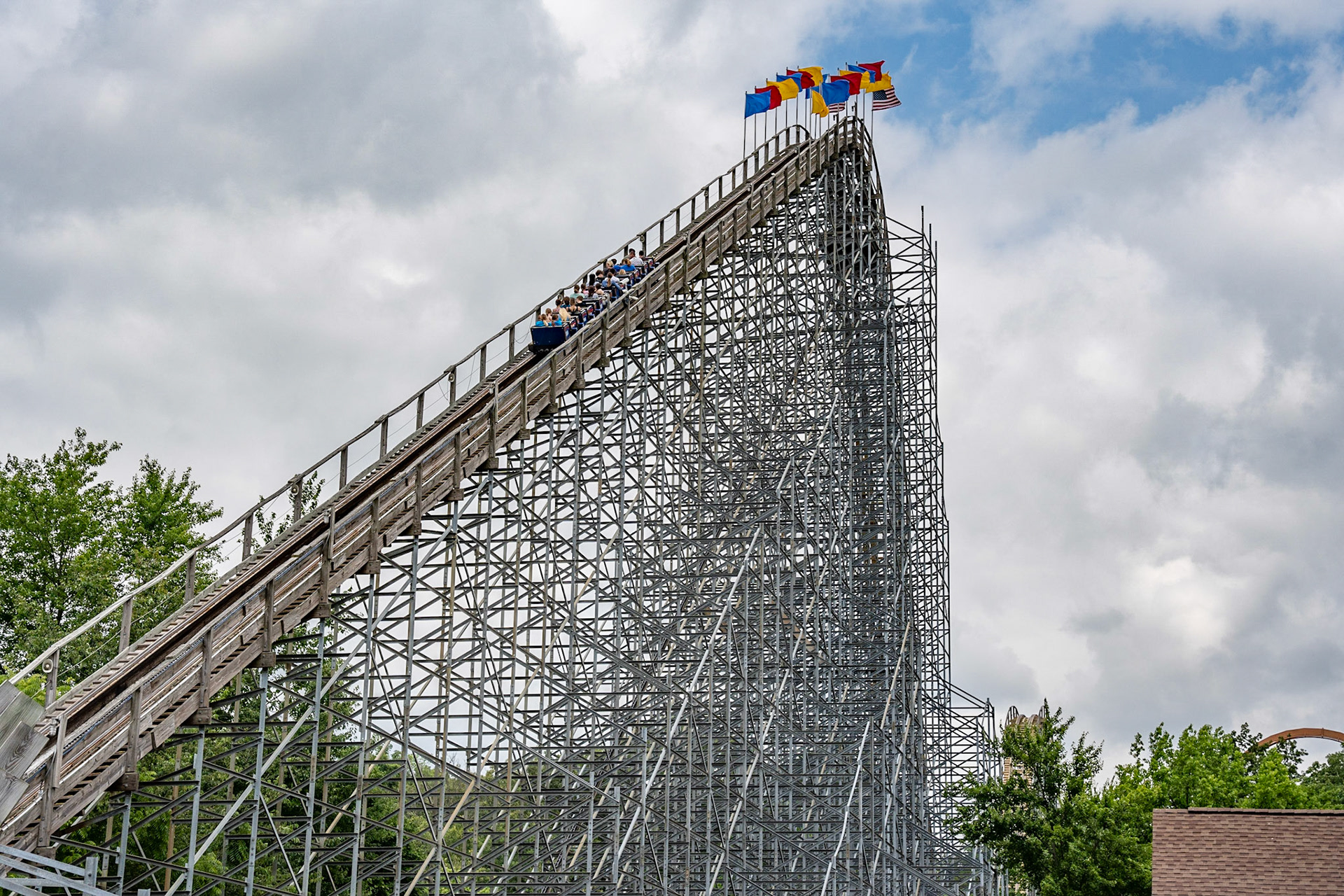 Photo by Jon Roost (www.jonroostphotos.com)