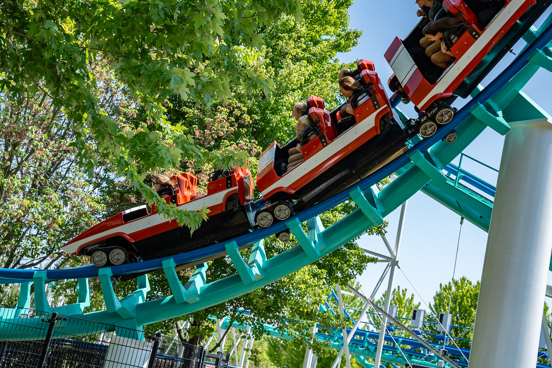 Photo by Jon Roost (www.jonroostphotos.com)