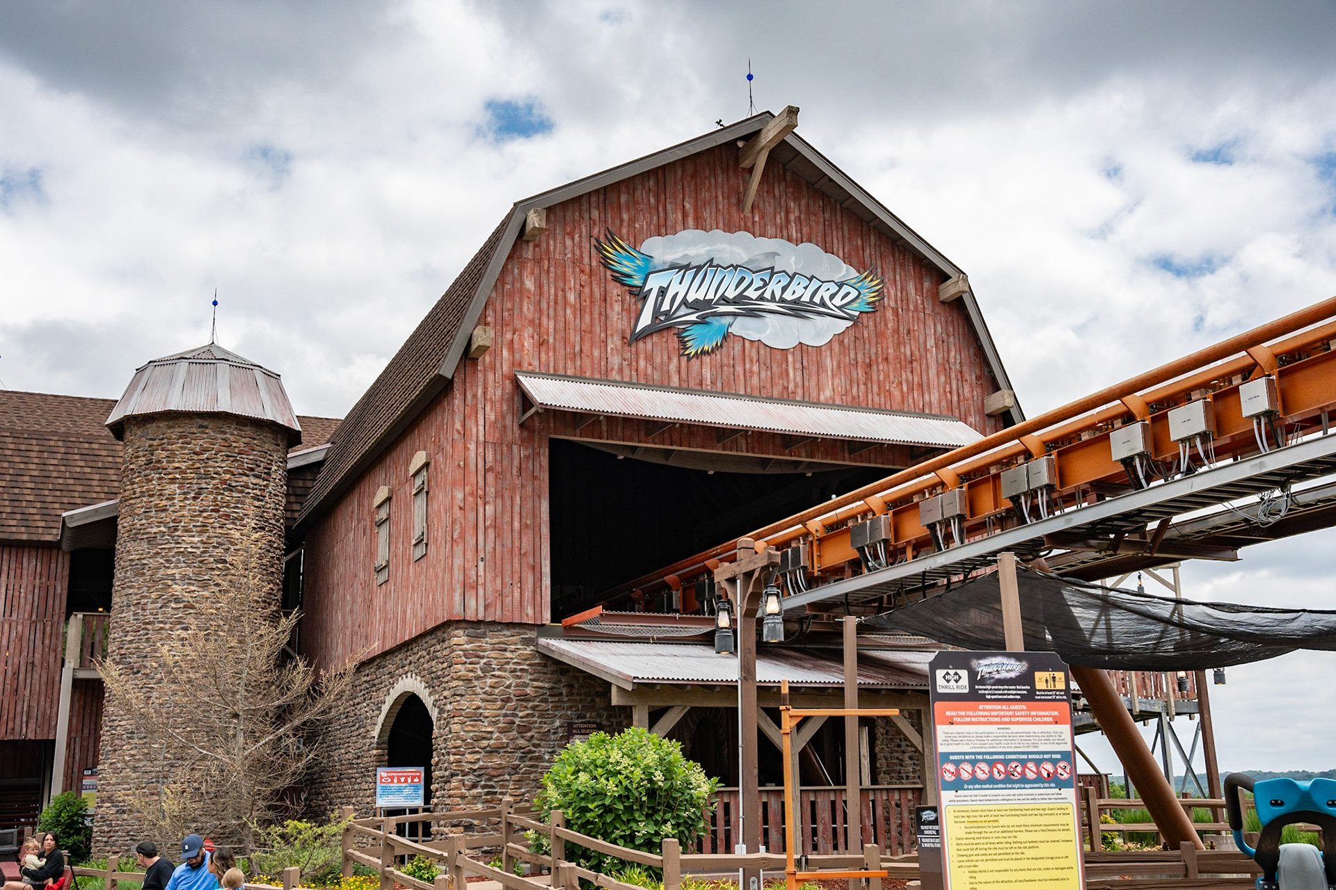 Photo by Jon Roost (www.jonroostphotos.com)