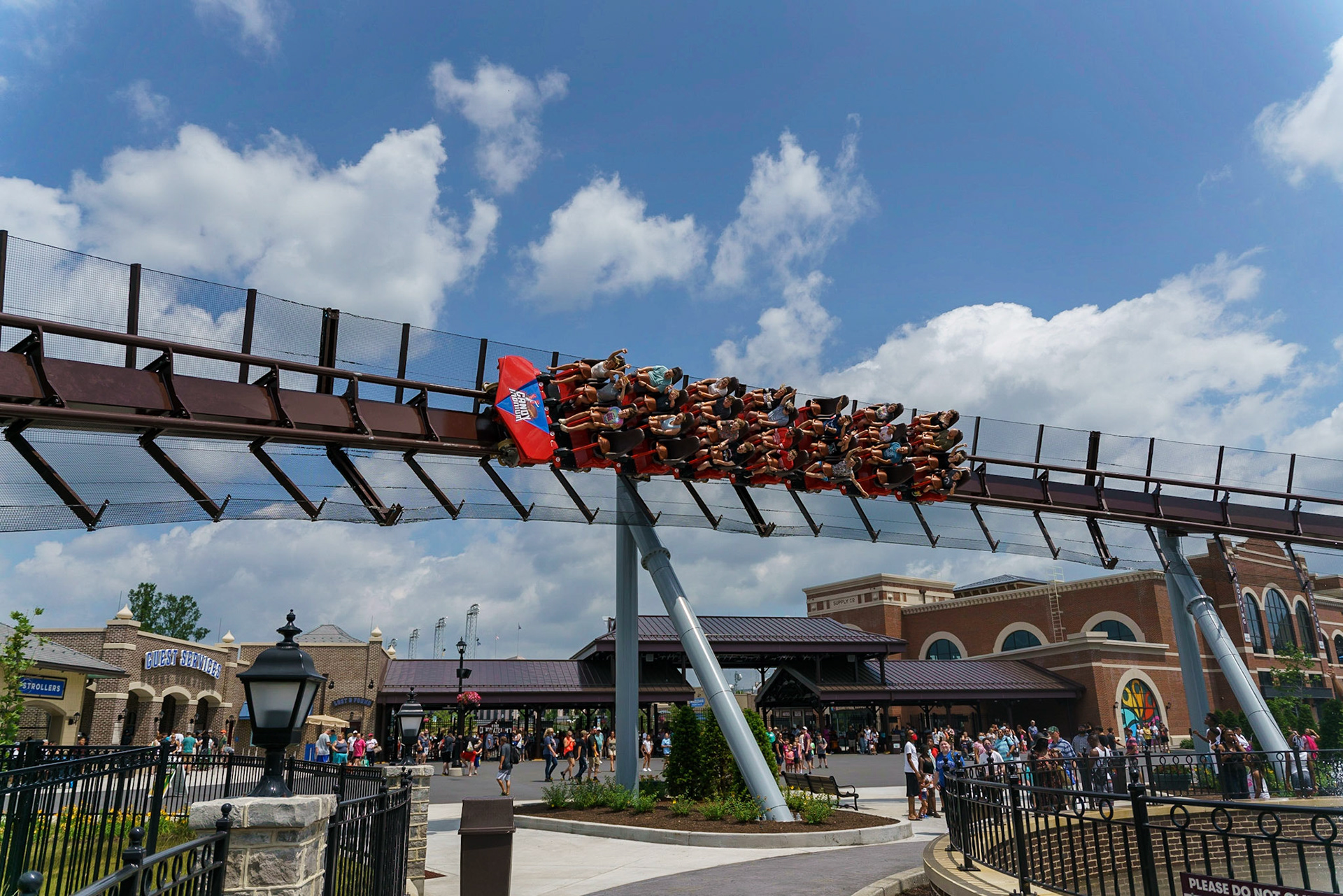 Photo by Jon Roost (www.jonroostphotos.com)