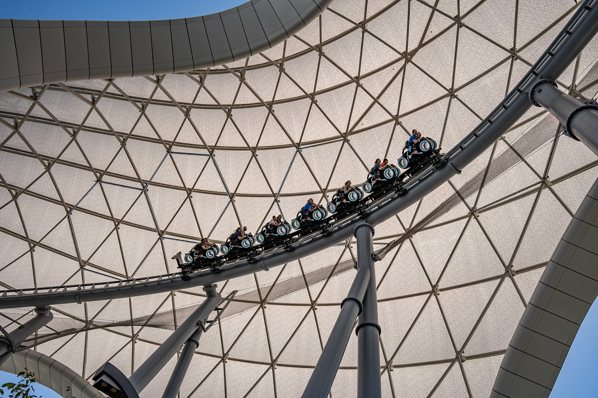 Photo by Jon Roost (www.jonroostphotos.com)