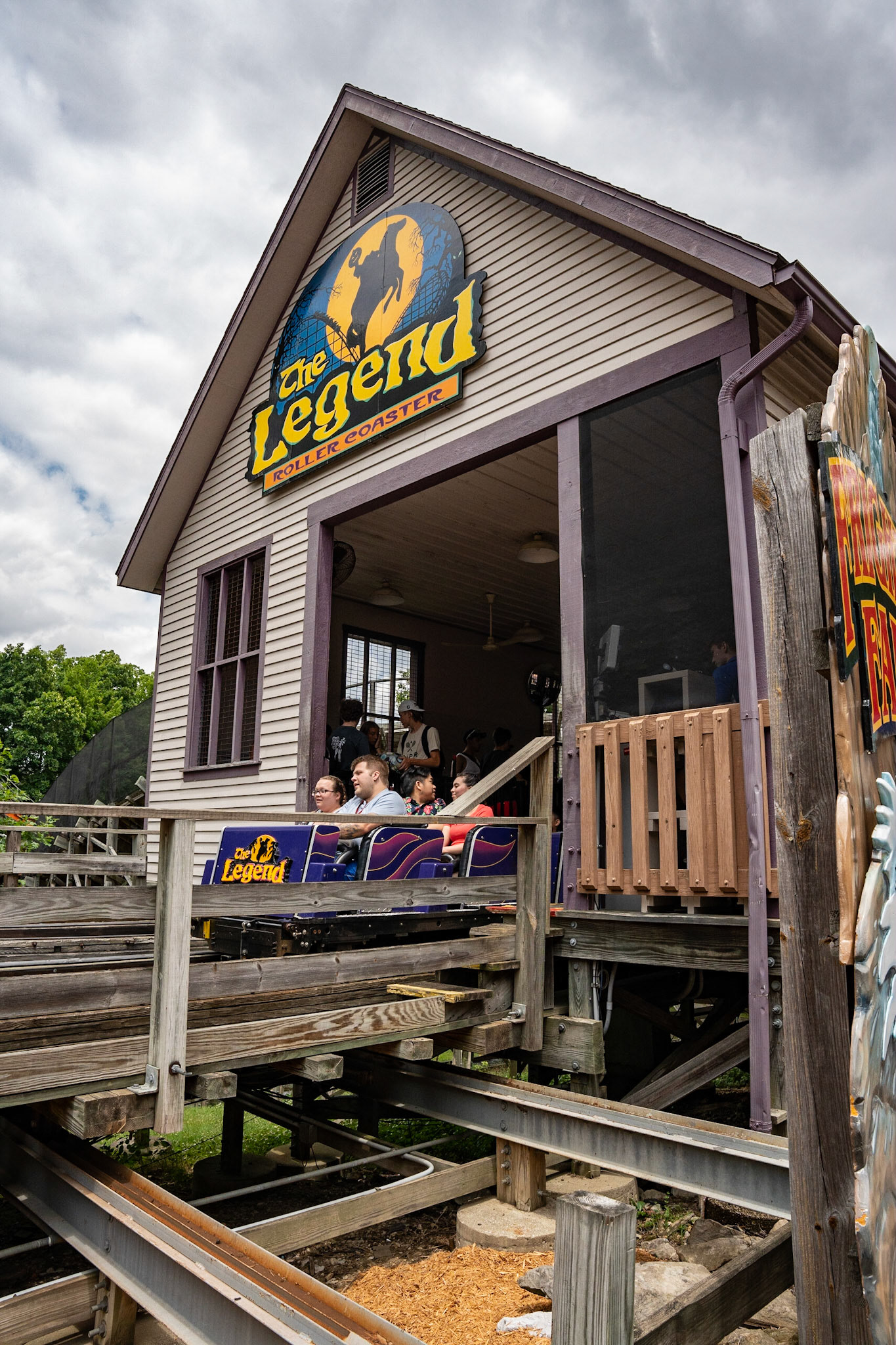 Photo by Jon Roost (www.jonroostphotos.com)