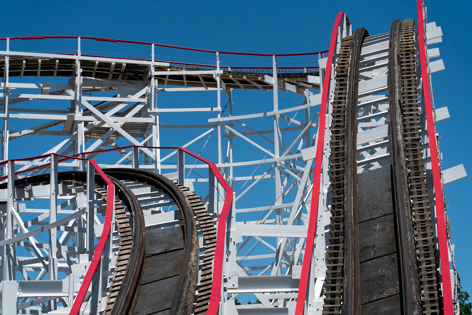 Photo by Jon Roost (www.jonroostphotos.com)