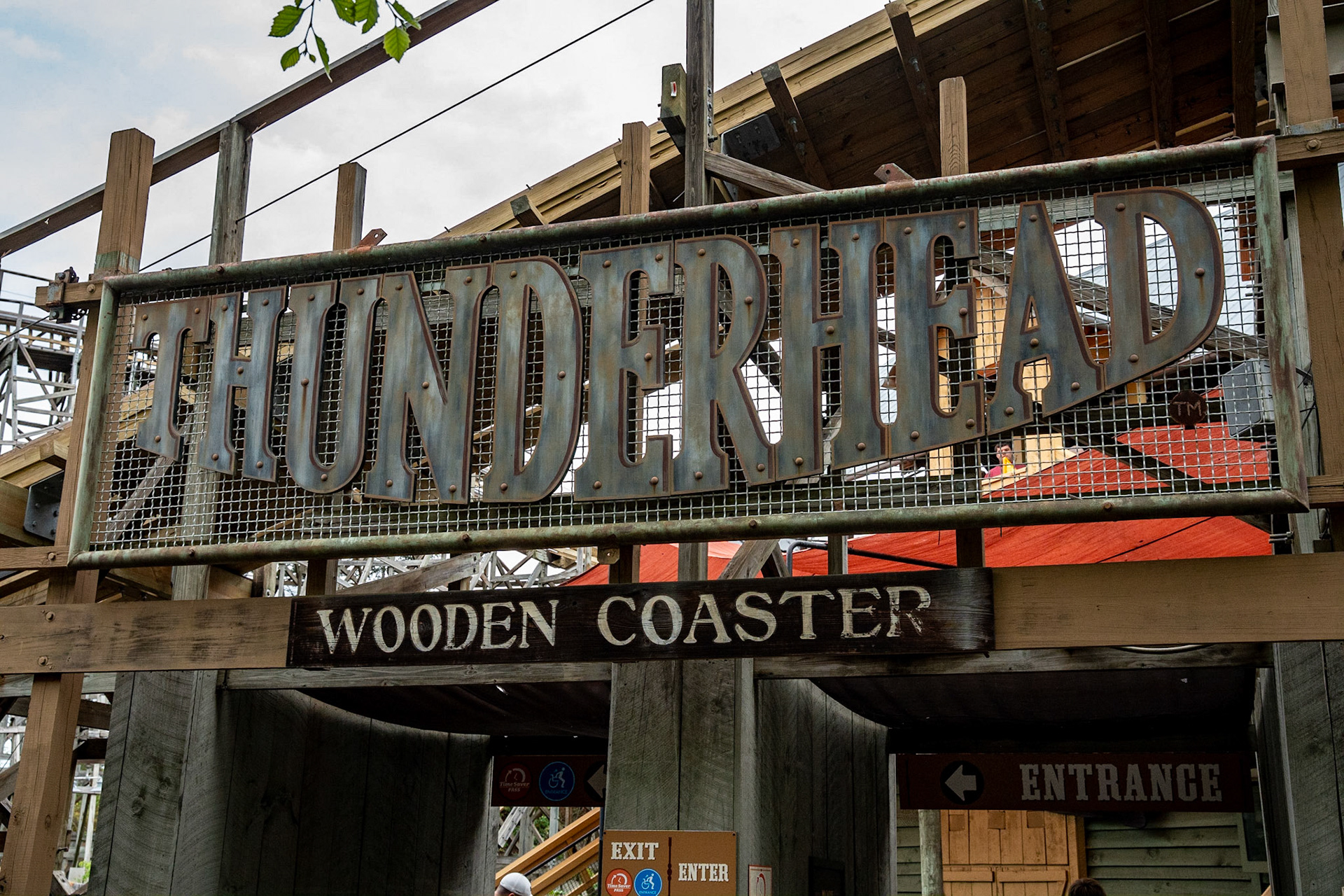 Photo by Jon Roost (www.jonroostphotos.com)