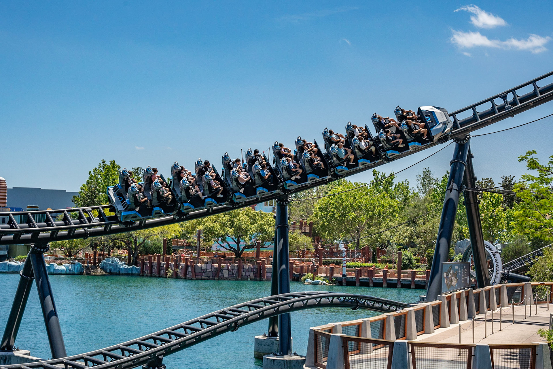 Photo by Jon Roost (www.jonroostphotos.com)