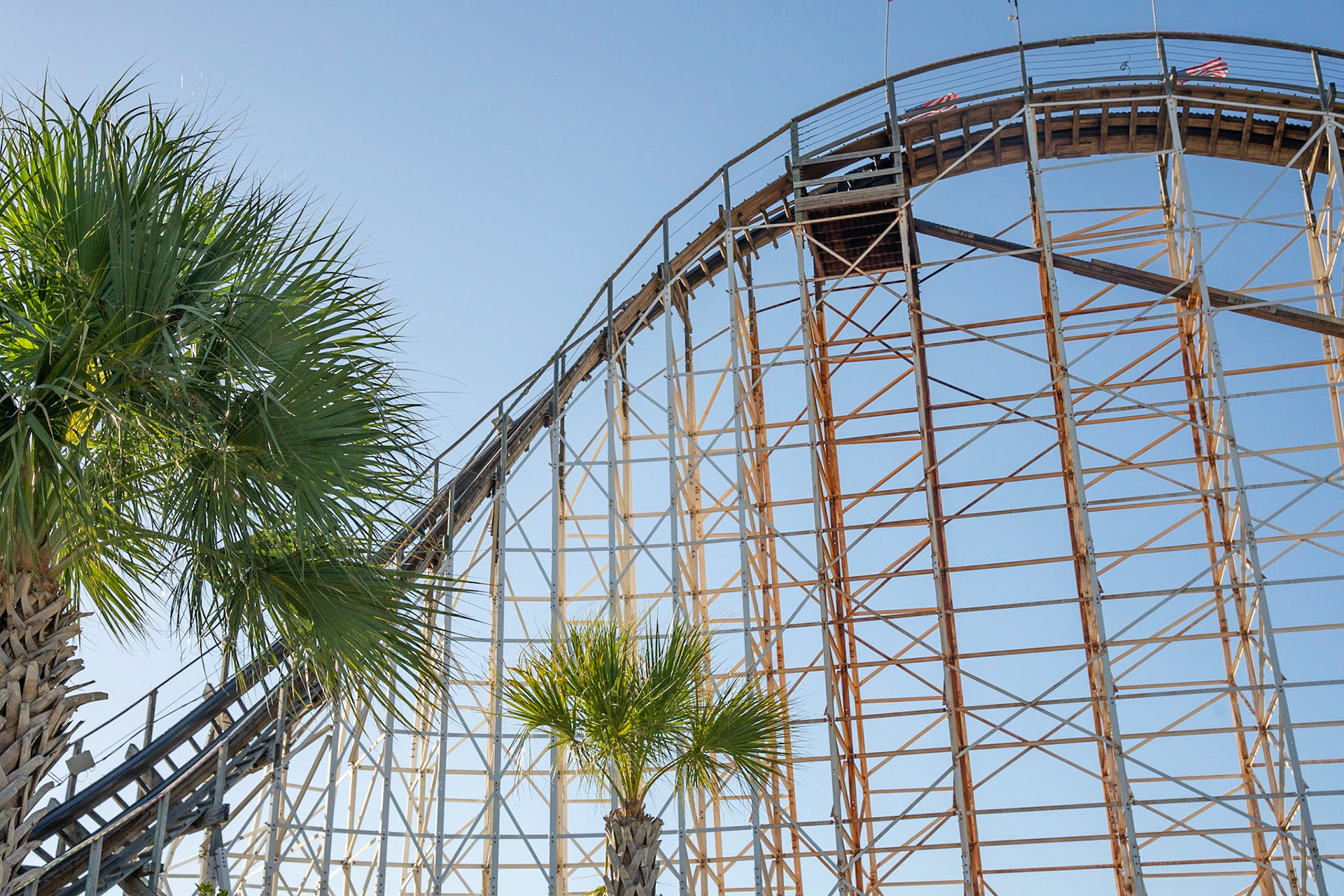 Photo by Jon Roost (www.jonroostphotos.com)