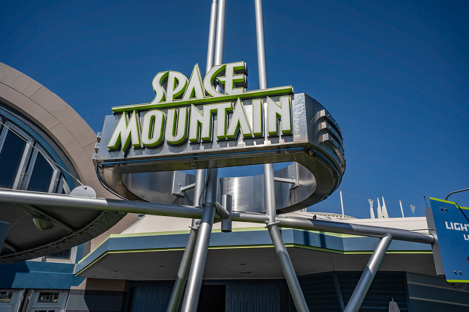 Photo by Jon Roost (www.jonroostphotos.com)