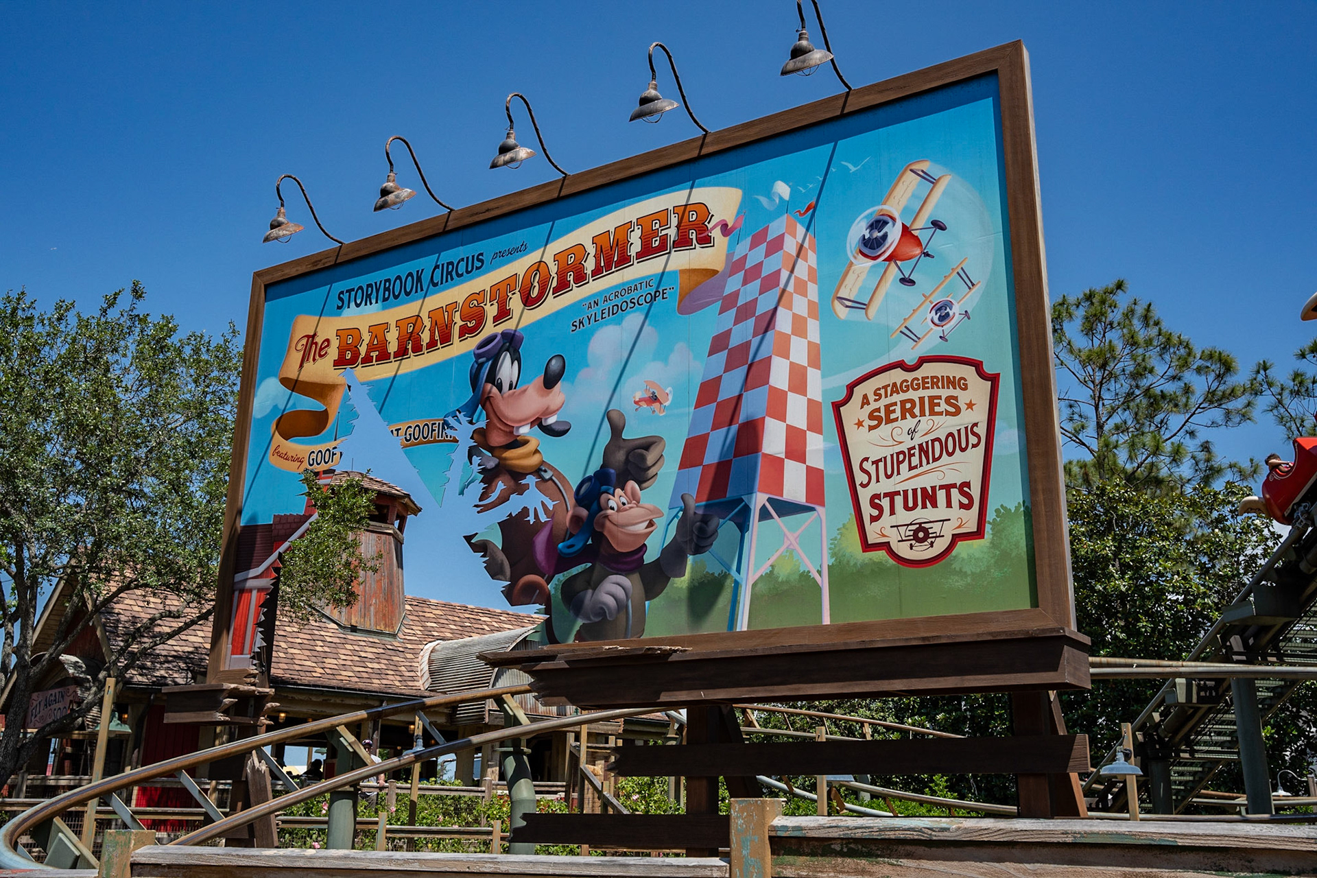 Photo by Jon Roost (www.jonroostphotos.com)