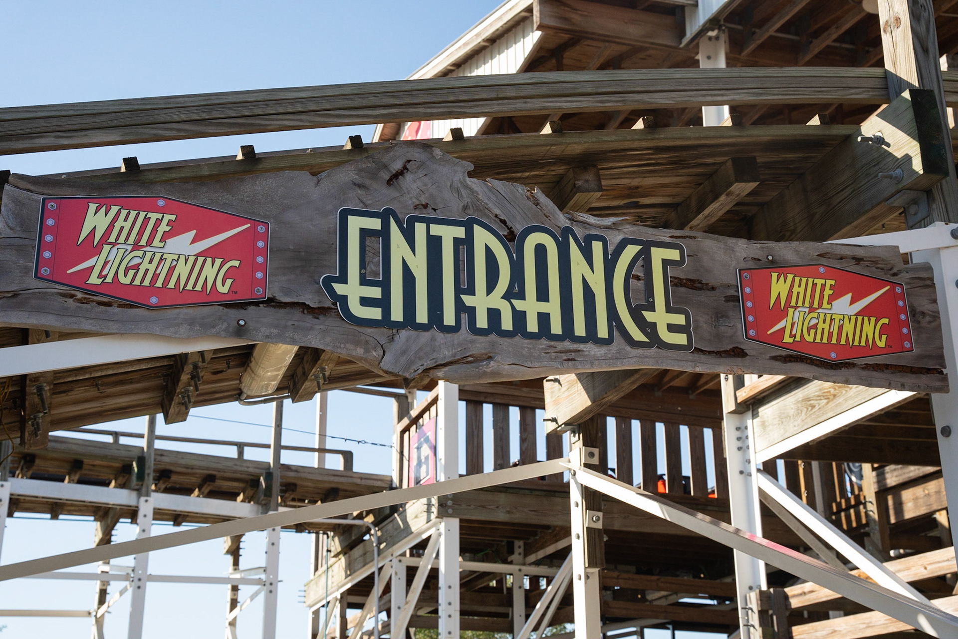 Photo by Jon Roost (www.jonroostphotos.com)