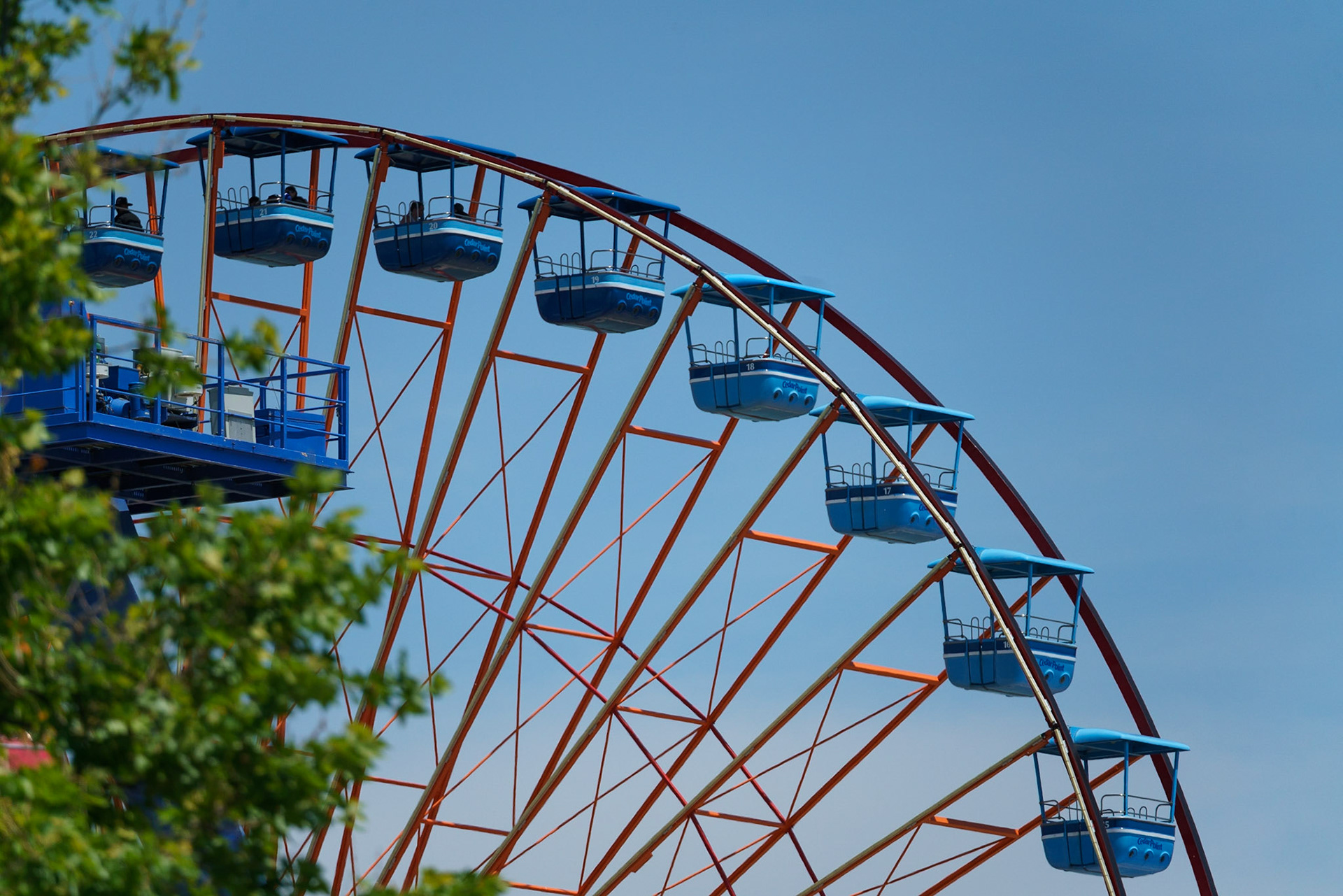 Photo by Jon Roost (www.jonroostphotos.com)