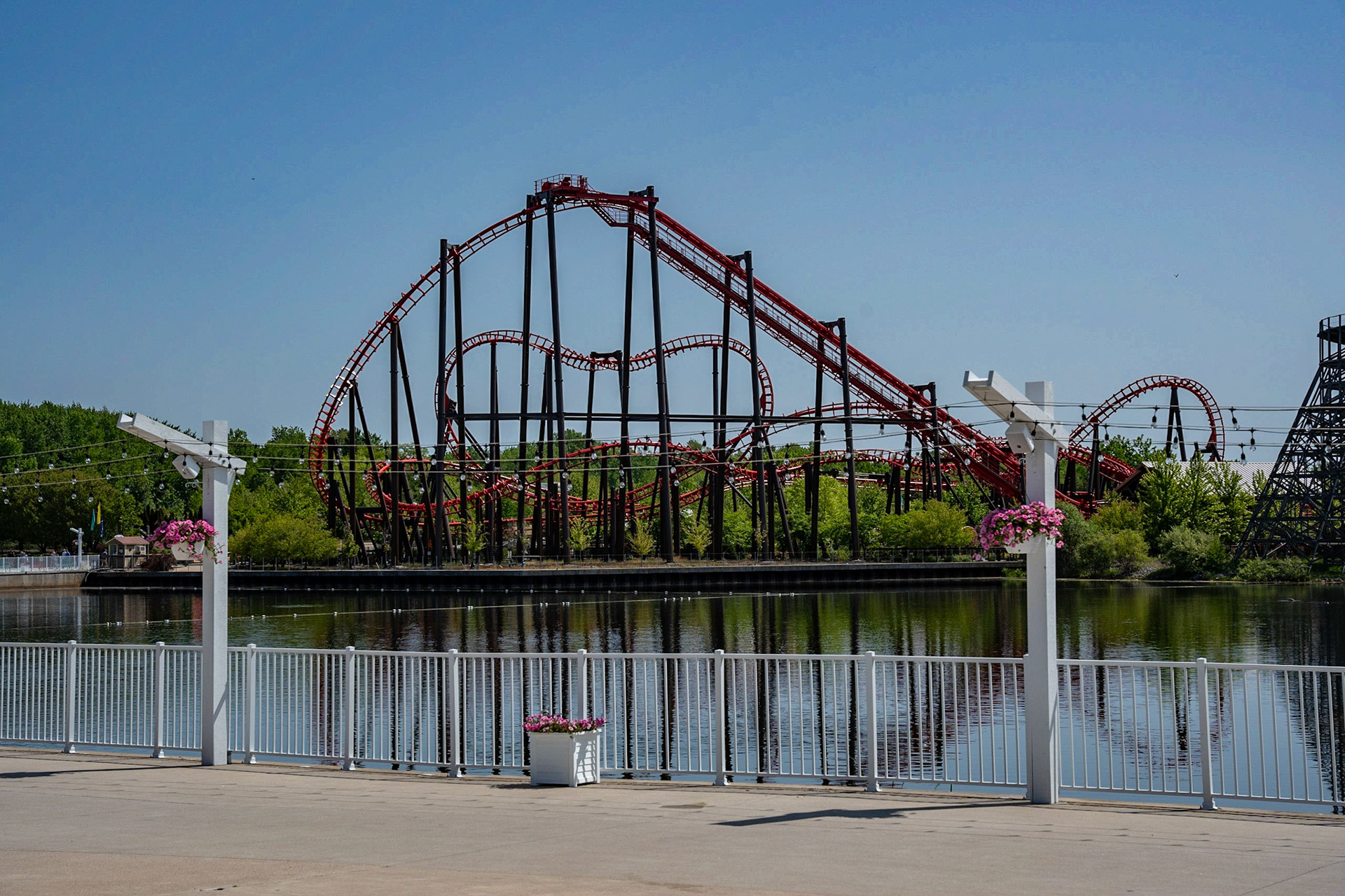 Photo by Jon Roost (www.jonroostphotos.com)