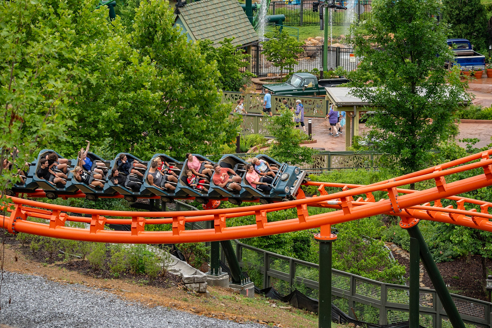 Photo by Jon Roost (www.jonroostphotos.com)