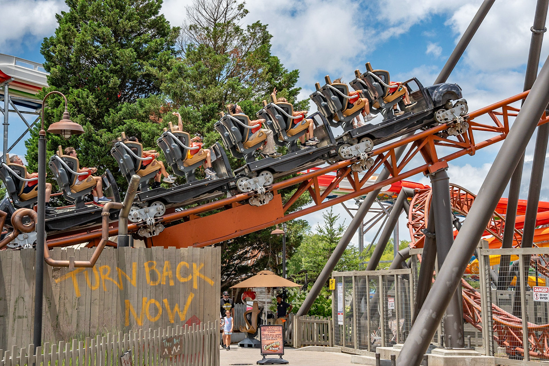 Photo by Jon Roost (www.jonroostphotos.com)