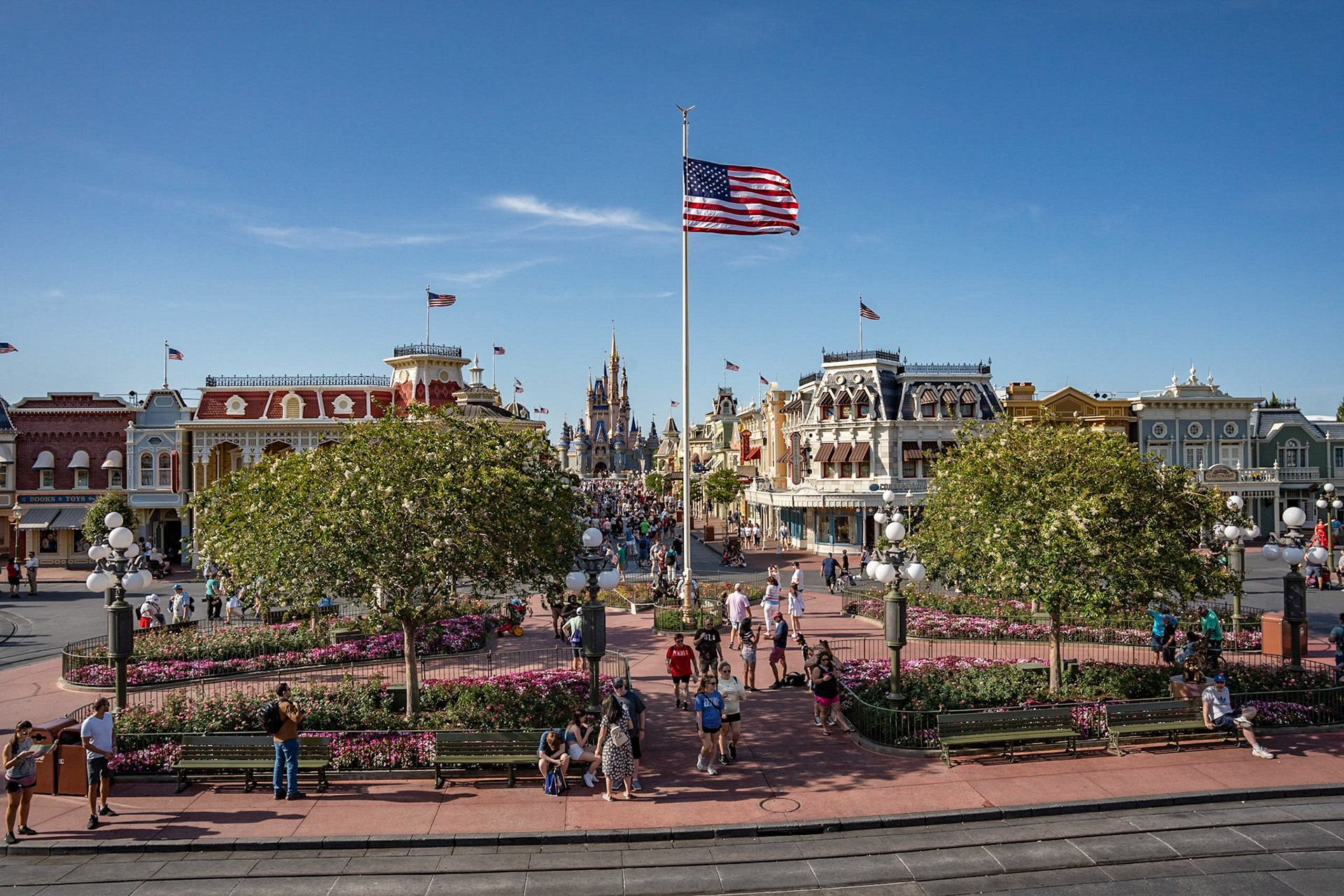 Photo by Jon Roost (www.jonroostphotos.com)