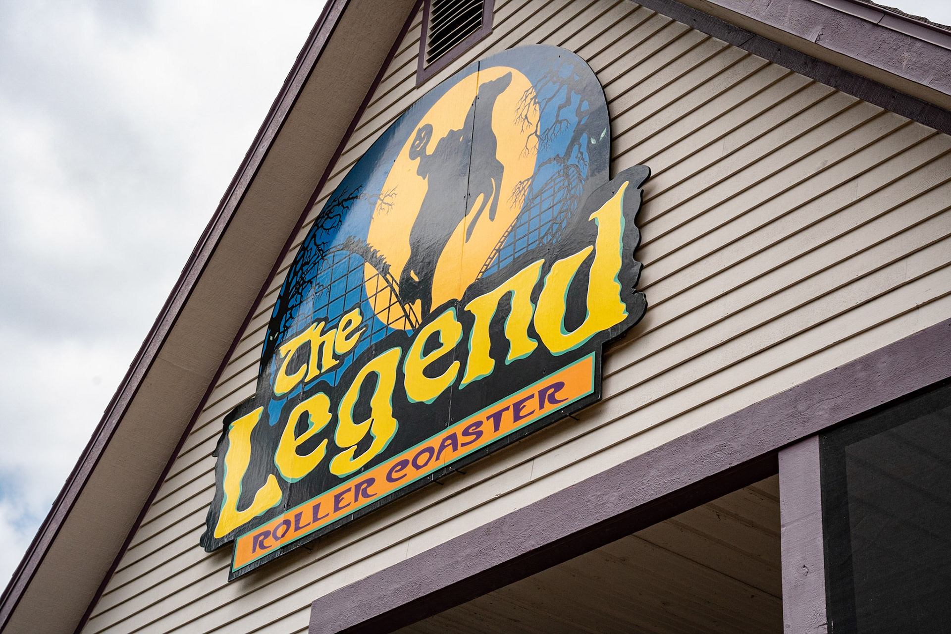 Photo by Jon Roost (www.jonroostphotos.com)