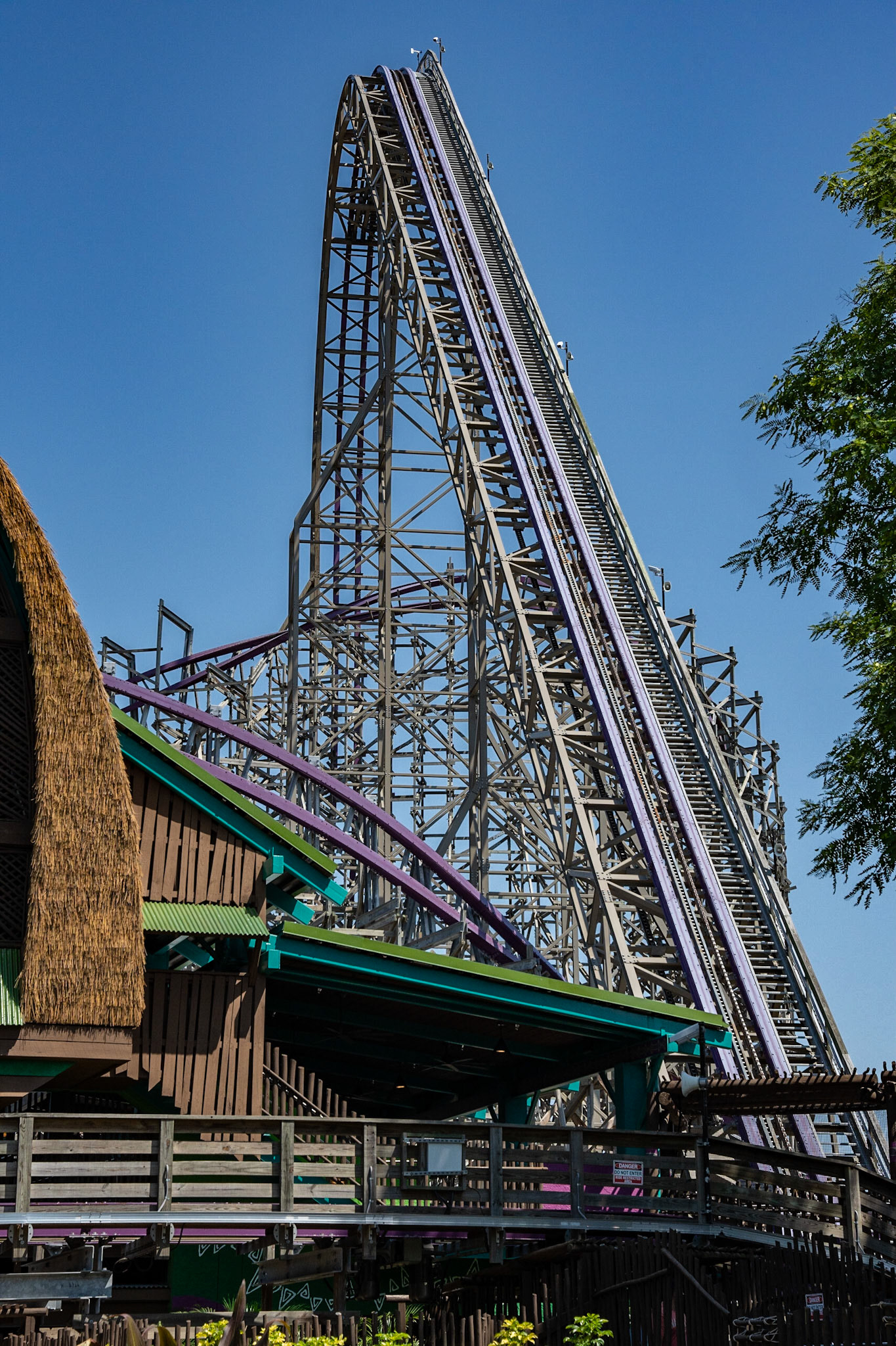 Photo by Jon Roost (www.jonroostphotos.com)