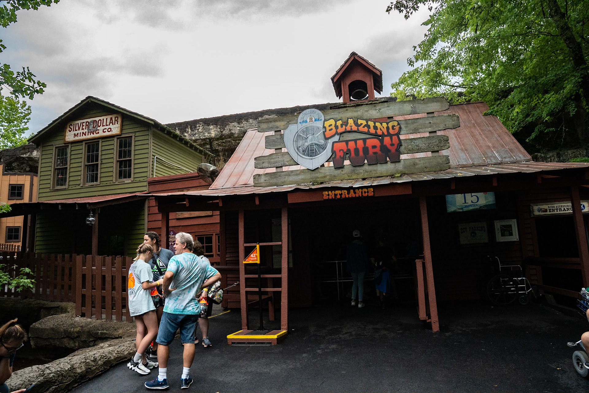 Photo by Jon Roost (www.jonroostphotos.com)