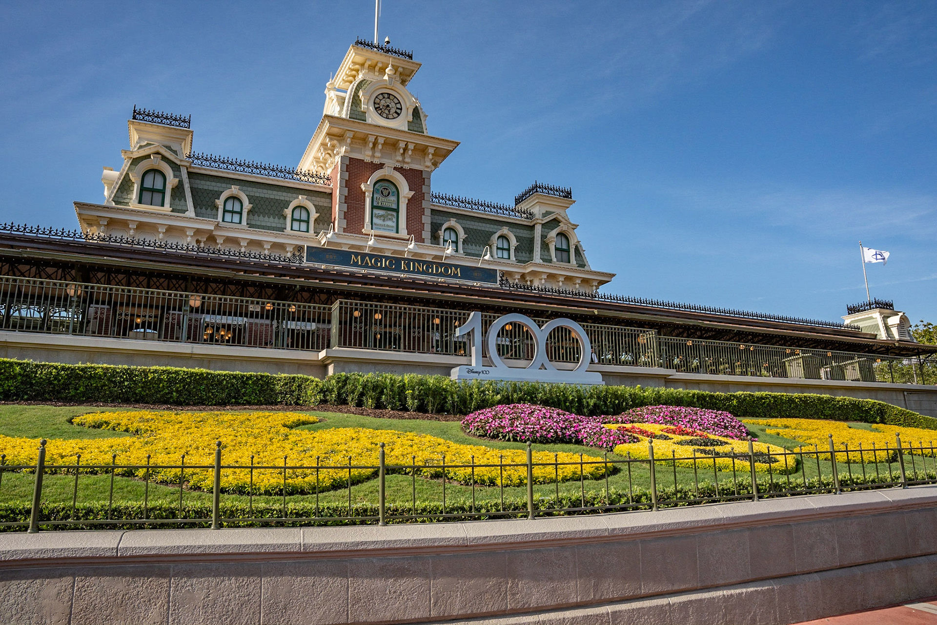 Photo by Jon Roost (www.jonroostphotos.com)