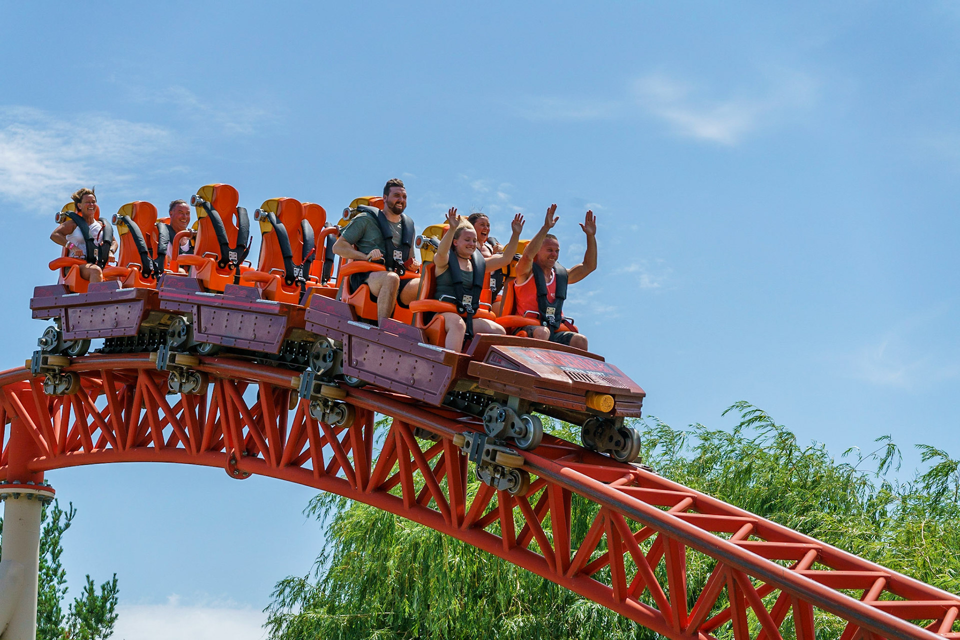 Photo by Jon Roost (www.jonroostphotos.com)