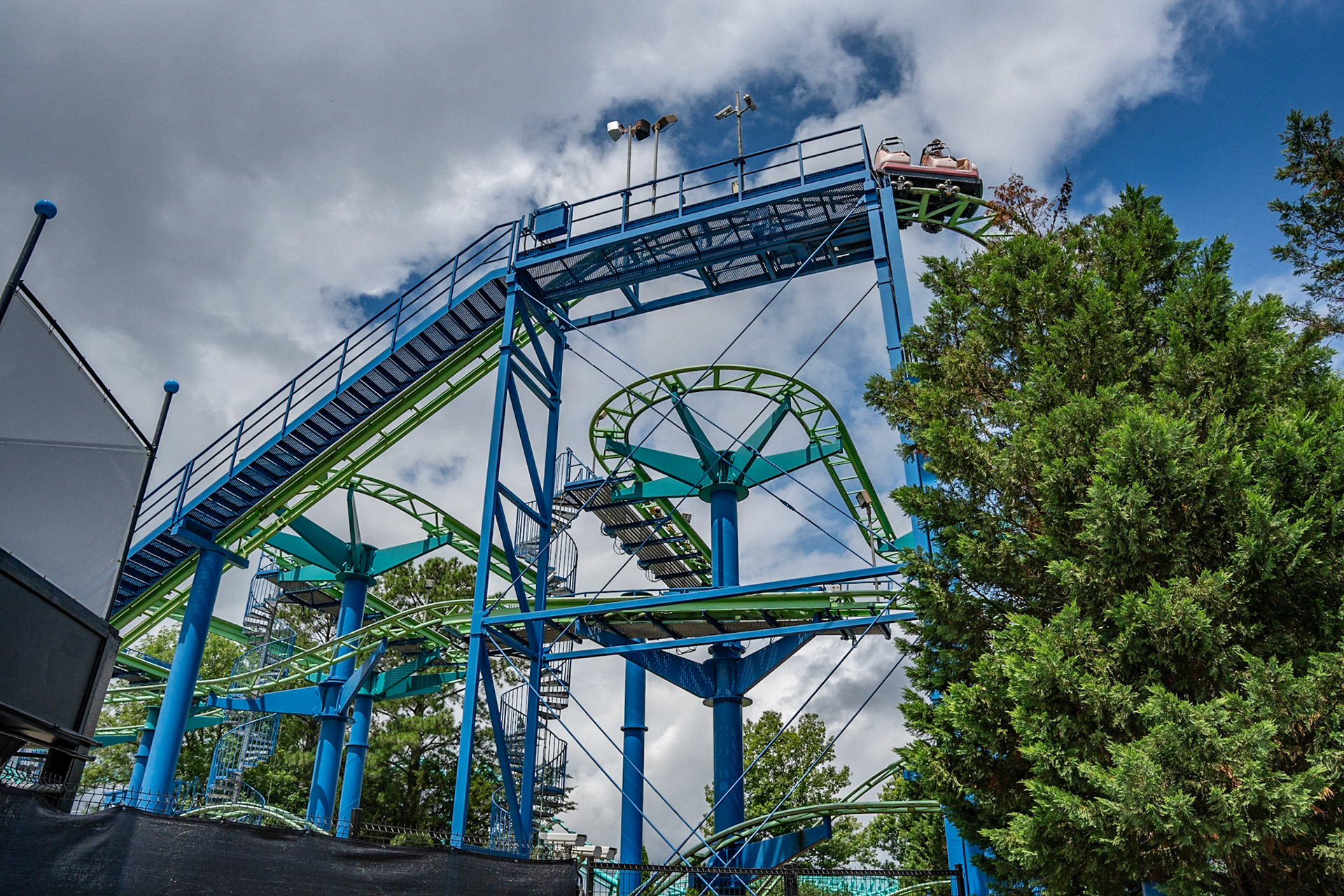 Photo by Jon Roost (www.jonroostphotos.com)