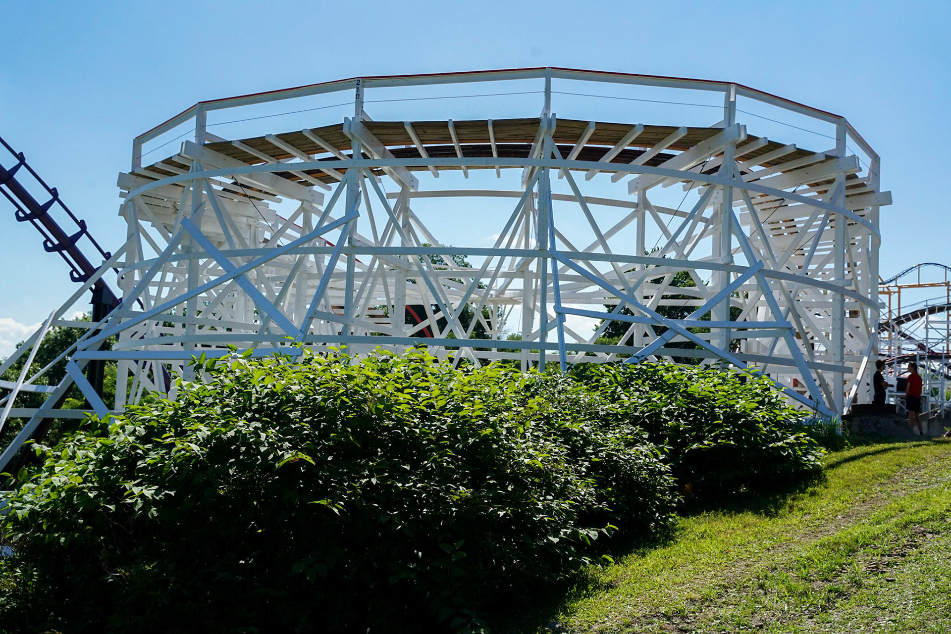 Photo by Jon Roost (www.jonroostphotos.com)