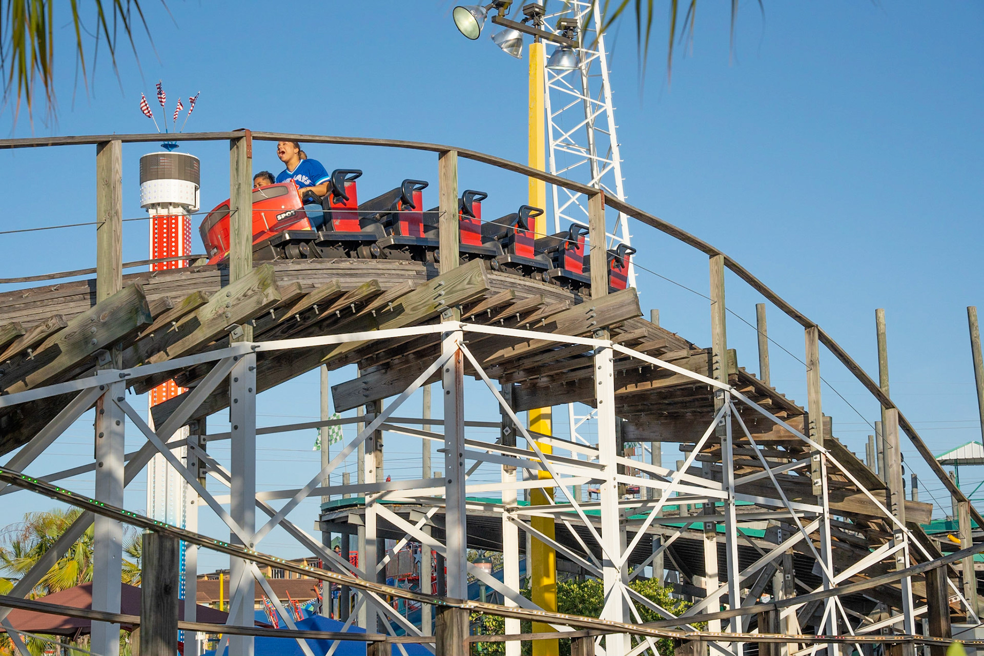 Photo by Jon Roost (www.jonroostphotos.com)