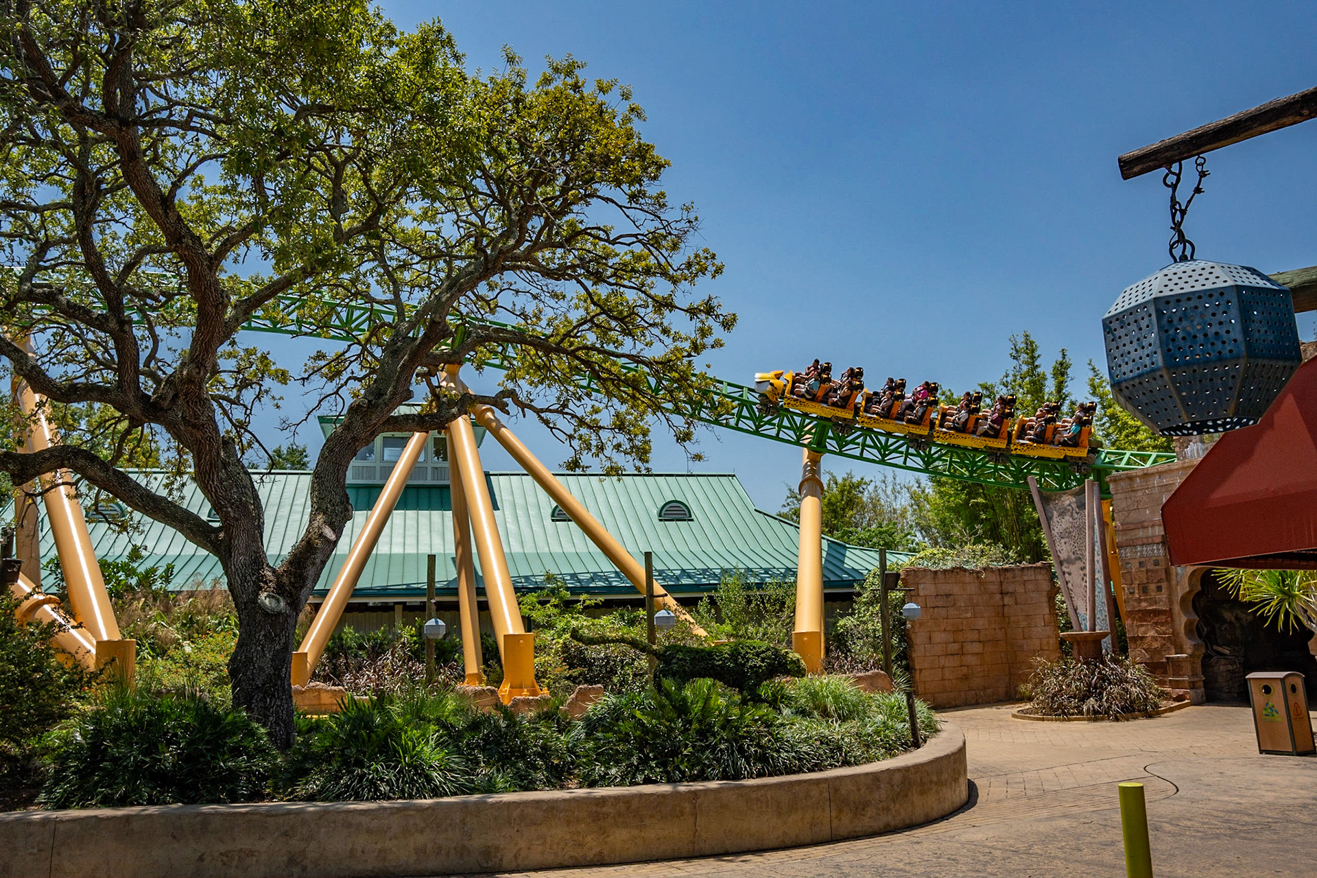 Photo by Jon Roost (www.jonroostphotos.com)