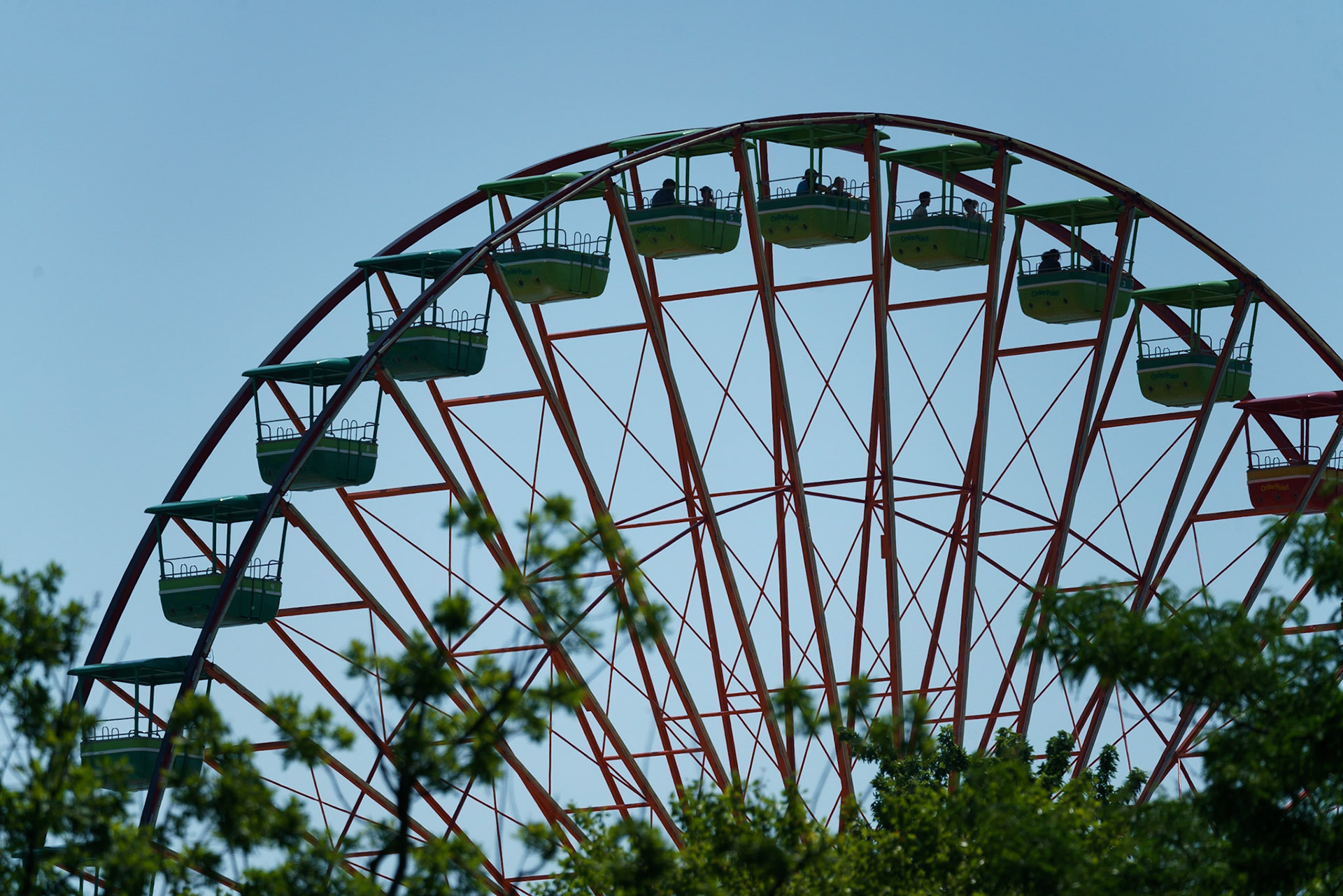 Photo by Jon Roost (www.jonroostphotos.com)
