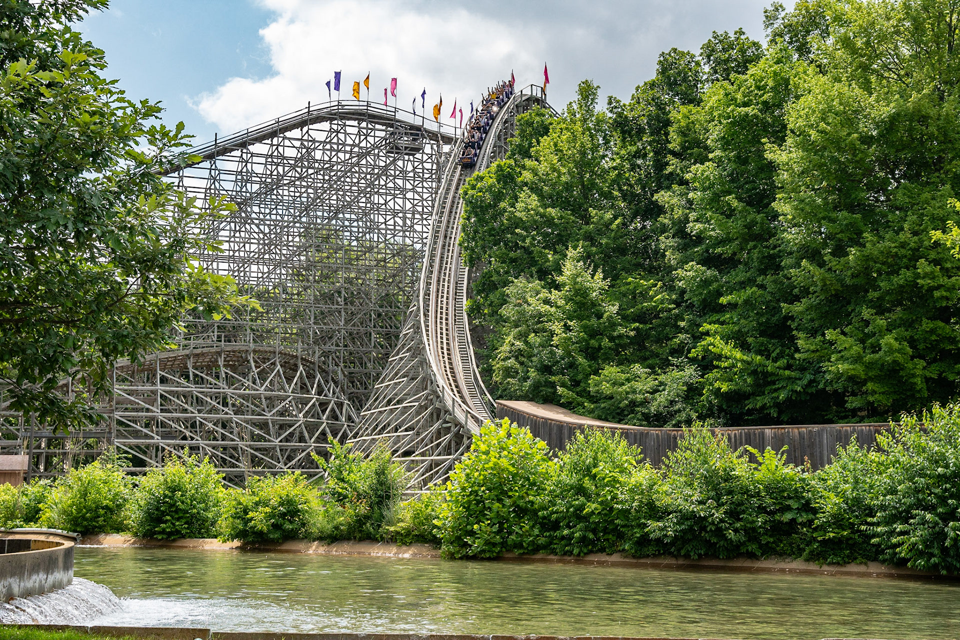 Photo by Jon Roost (www.jonroostphotos.com)