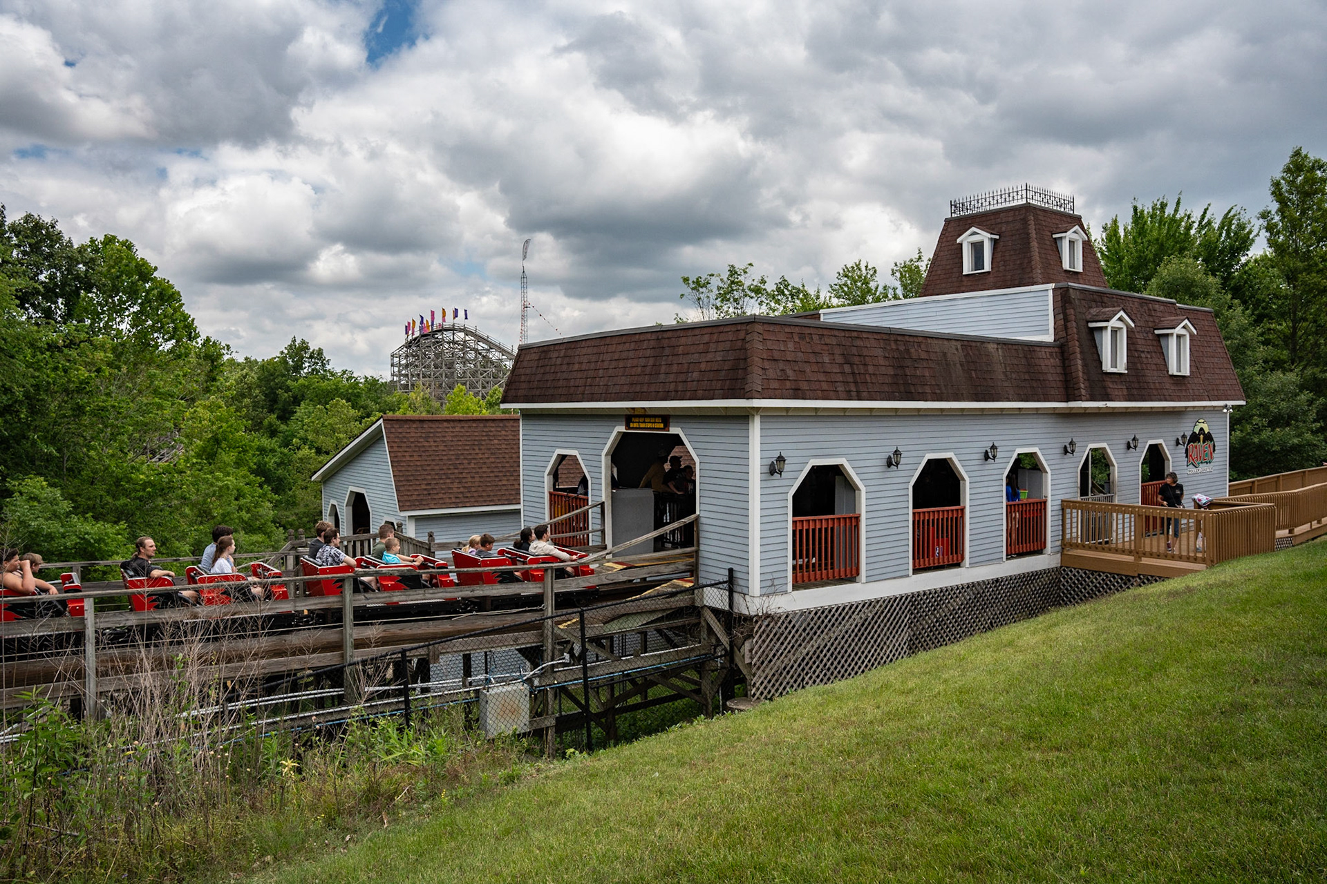 Photo by Jon Roost (www.jonroostphotos.com)