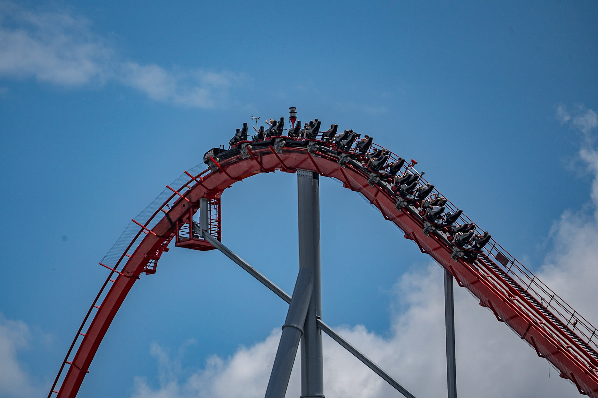 Photo by Jon Roost (www.jonroostphotos.com)